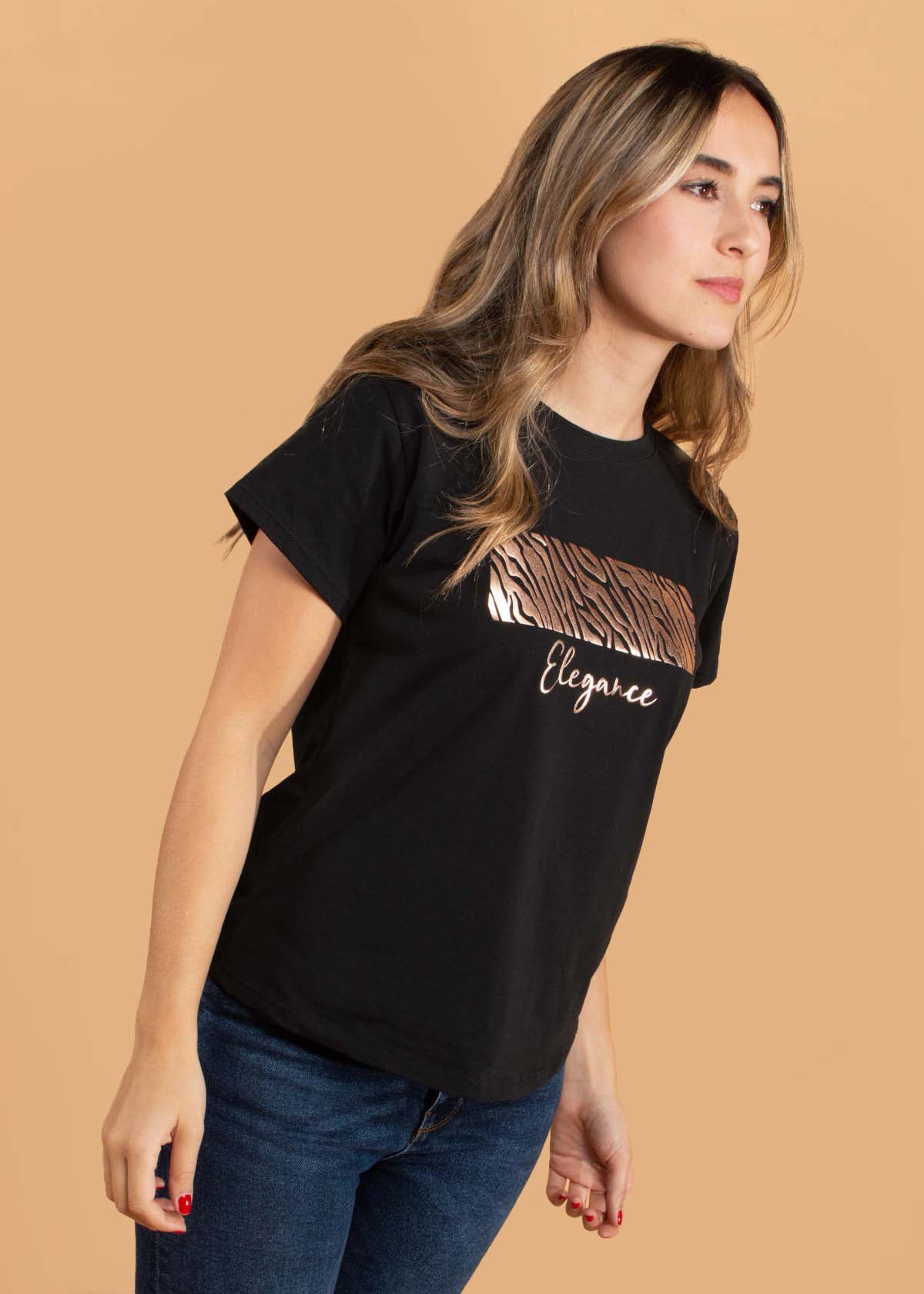 Camiseta color negro con estampado 104499