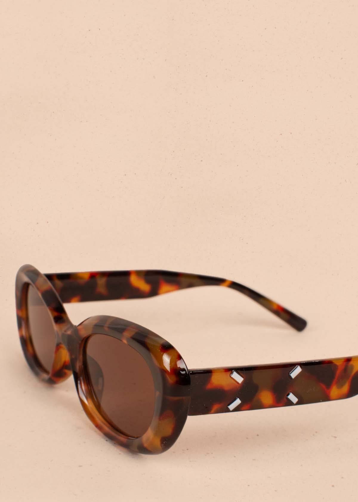 Gafas de sol color animal print con marco ovalado 104530