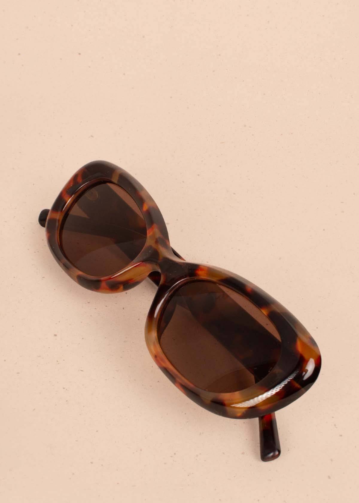 Gafas de sol color animal print con marco ovalado 104530