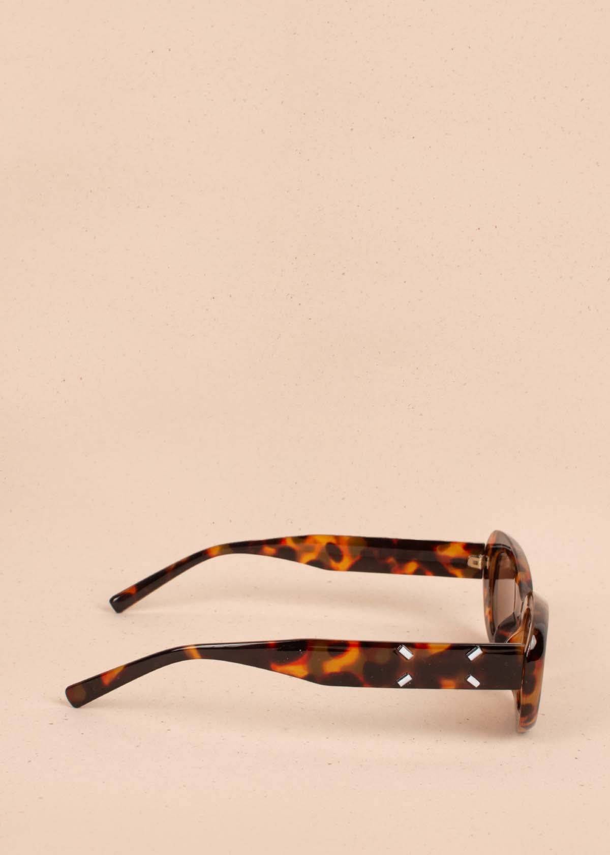 Gafas de sol color animal print con marco ovalado 104530