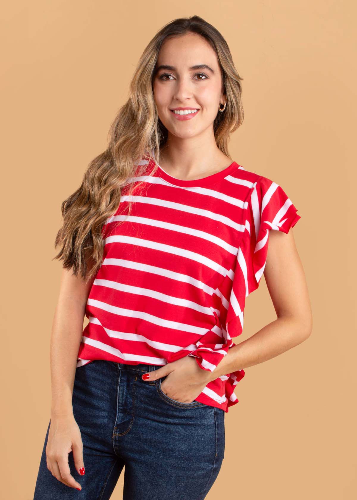 Camiseta color rojo con estampado de rayas y boleros 104567