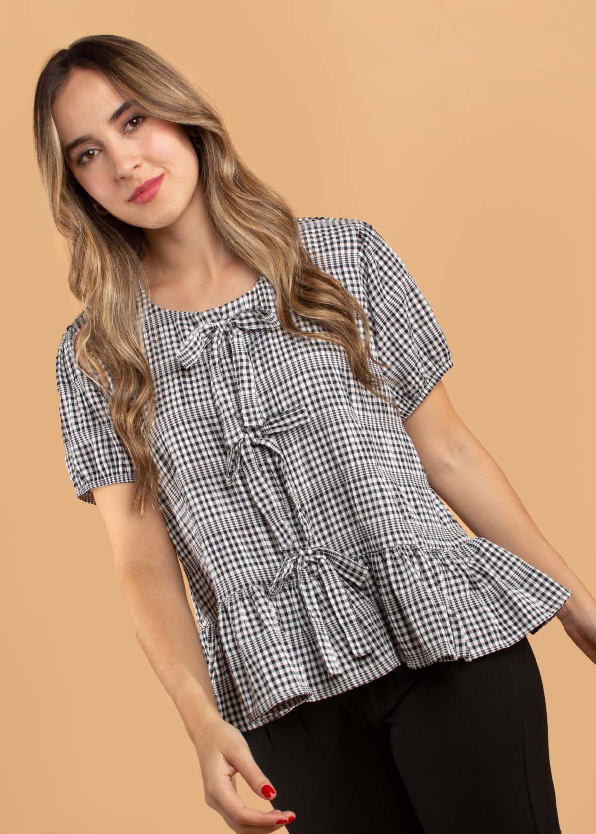 Blusa peplum color negro con moños y cuadros vichy 104569