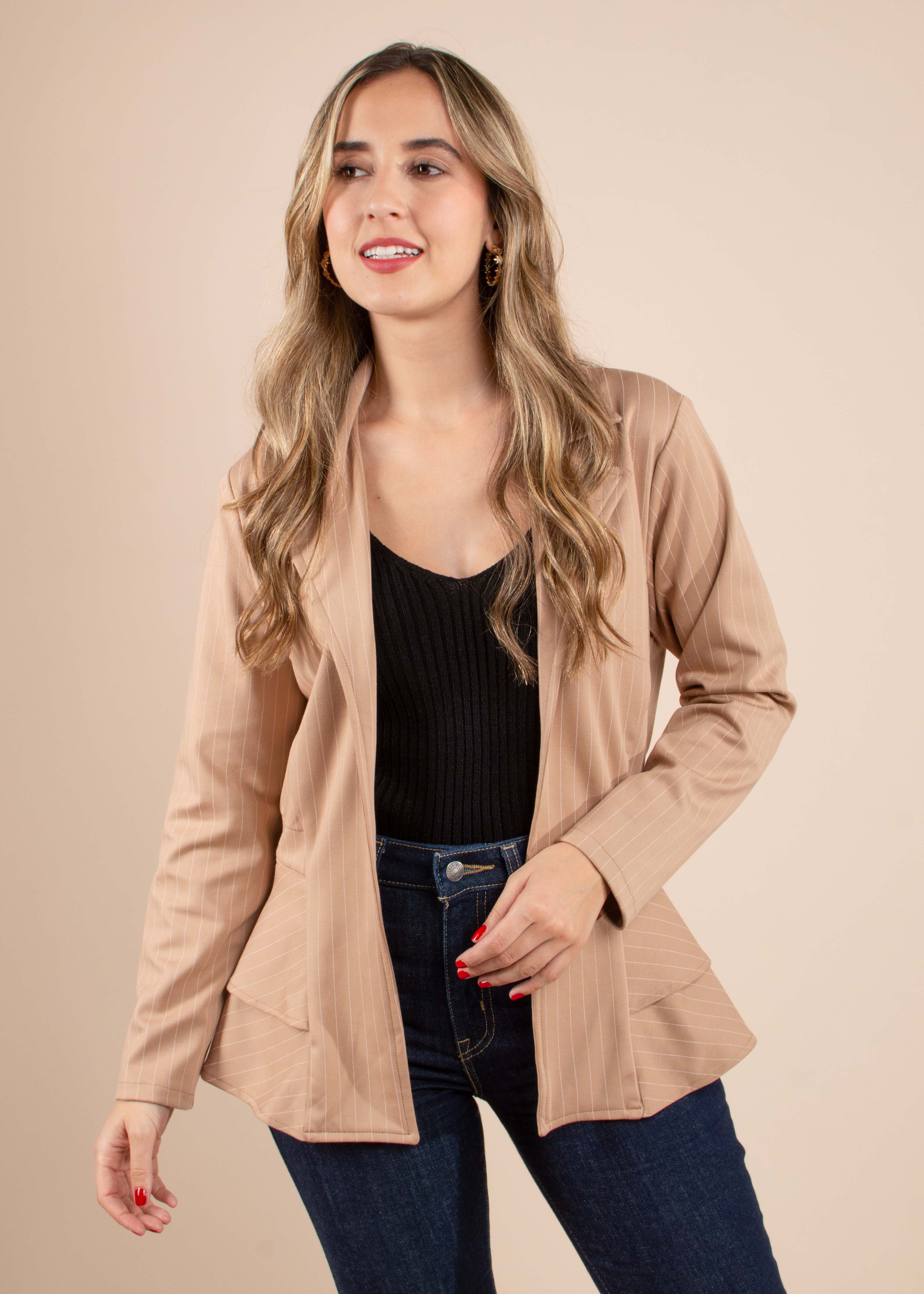 Chaqueta color camel con rayas 104581