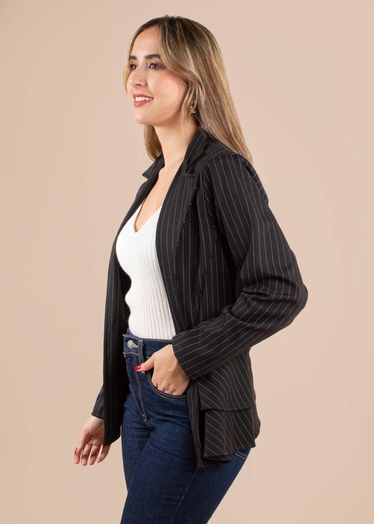 Chaqueta color negro con rayas 104581