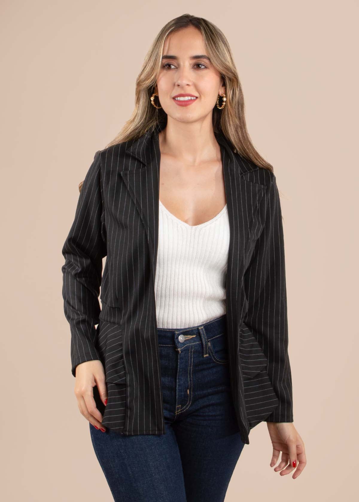 Chaqueta color negro con rayas 104581