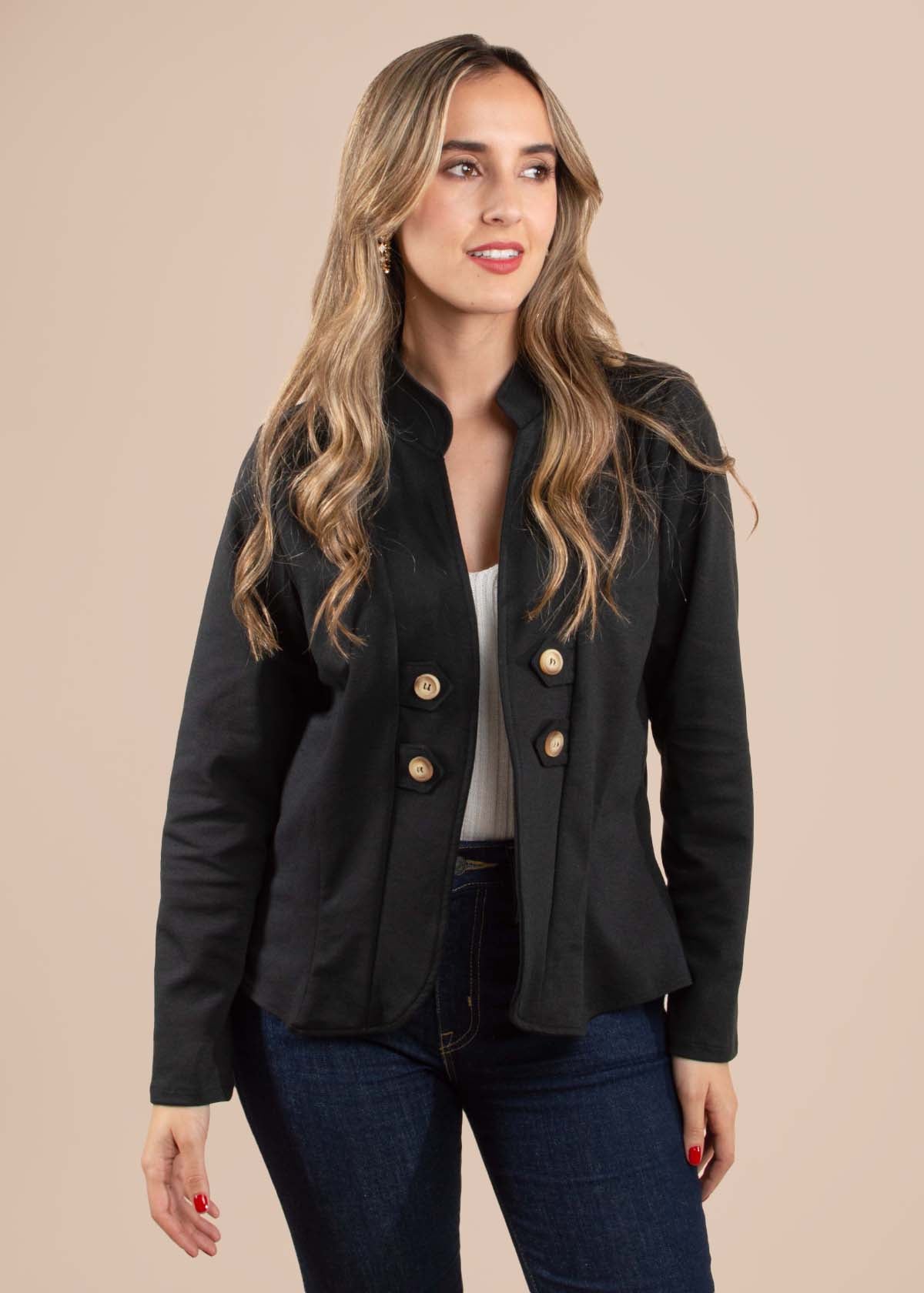 Chaqueta clásica color negro con botones 104582