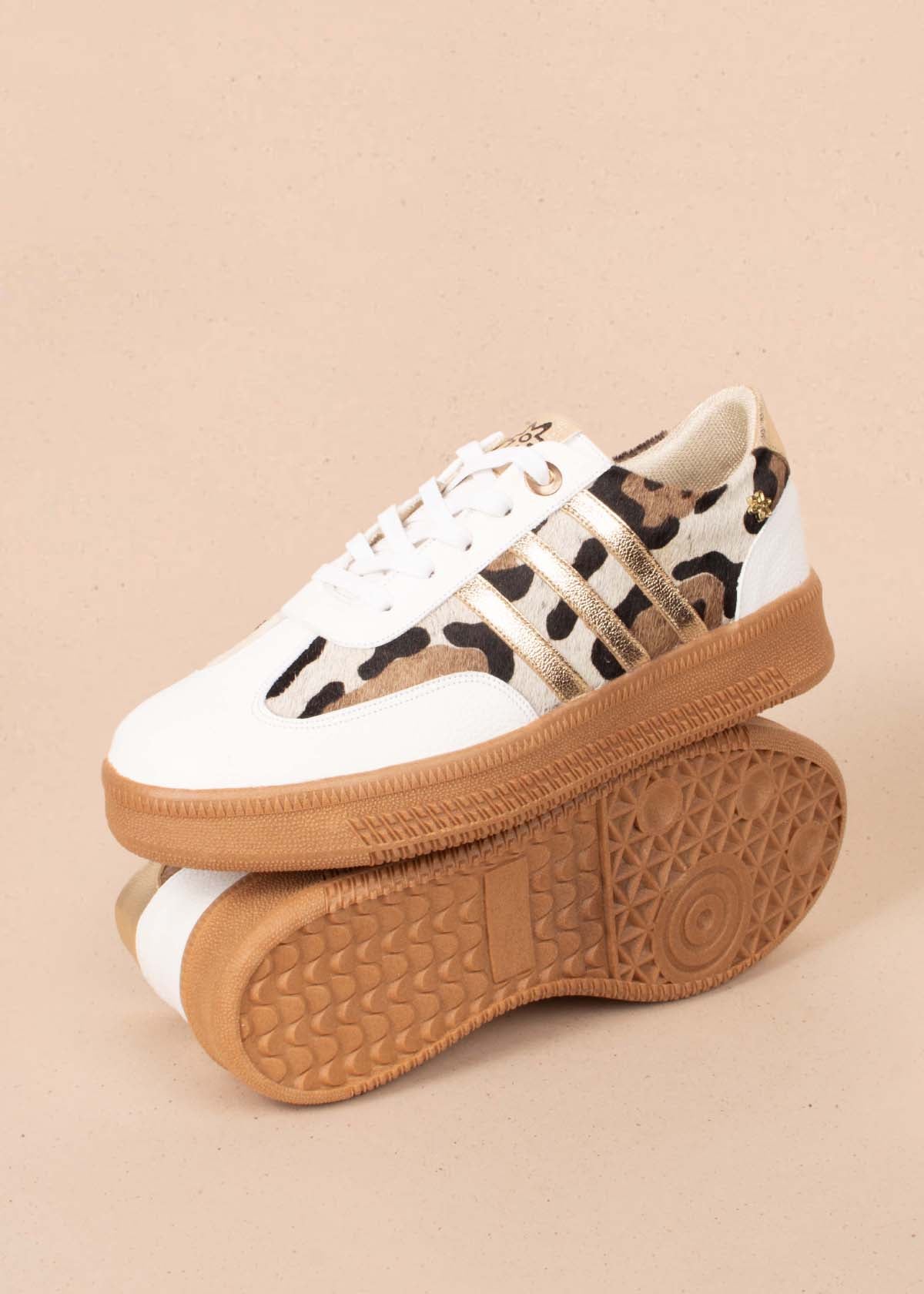 Tenis casuales en cuero color blanco y cuero con pelo animal print 104601