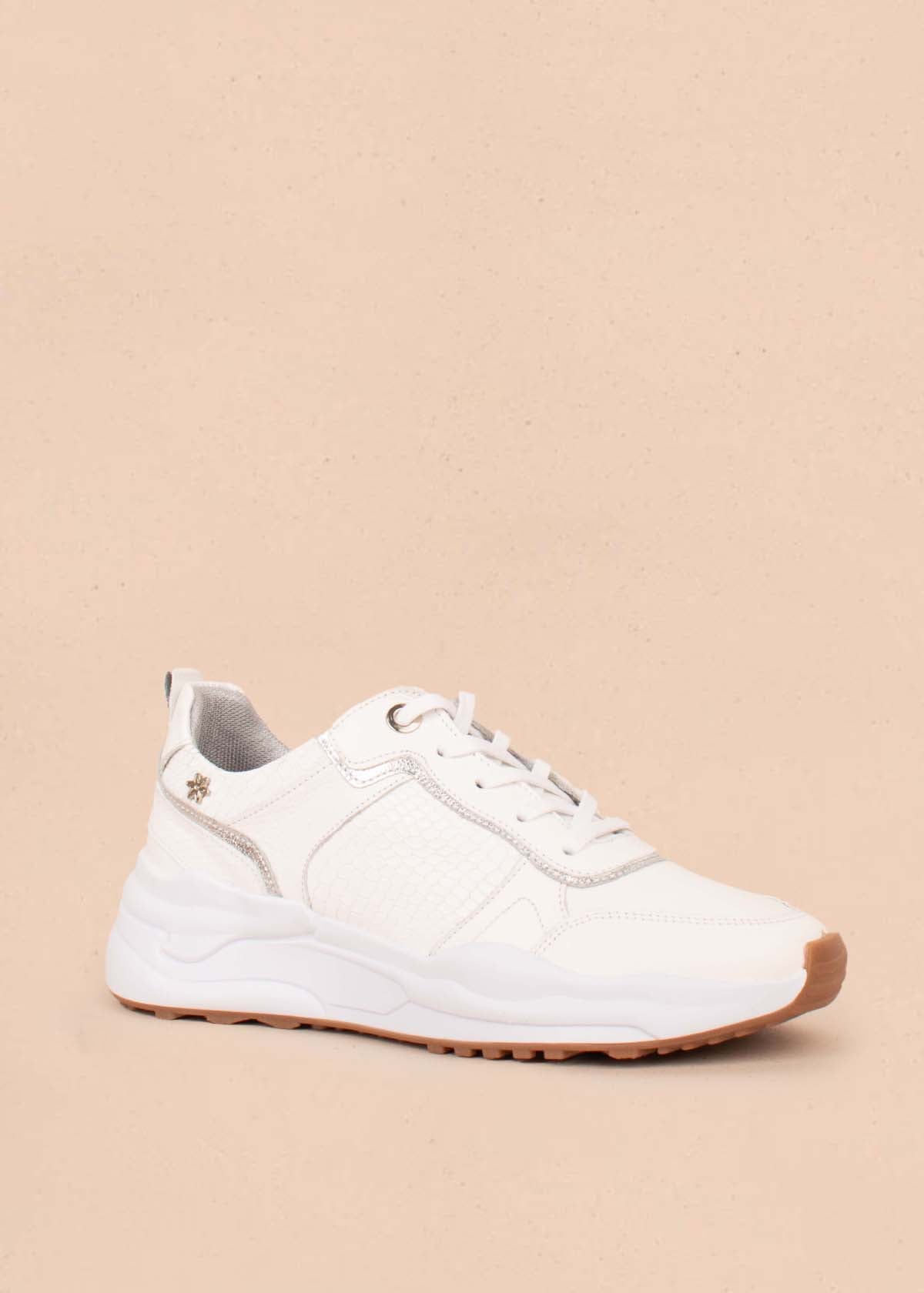 Tenis casuales en cuero color blanco 104606