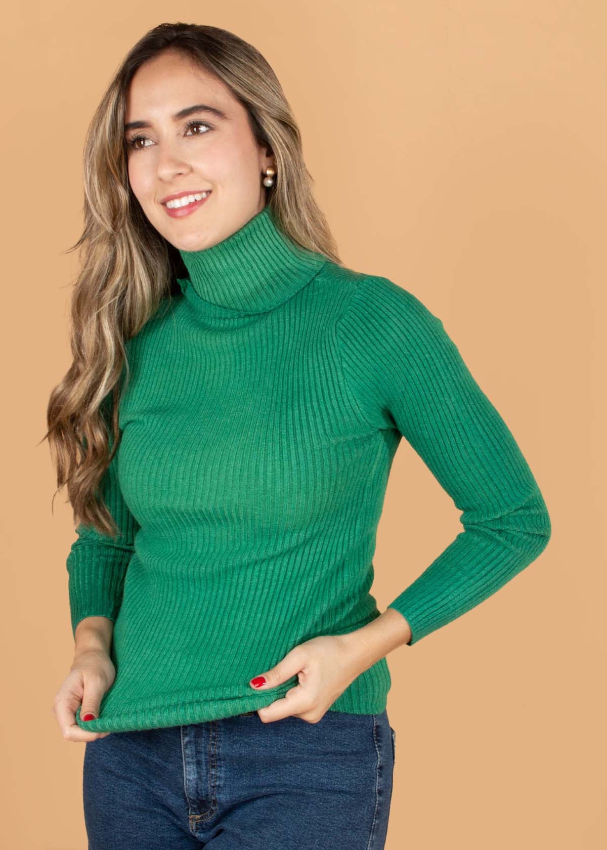 Camibuzo color verde con cuello alto 104686