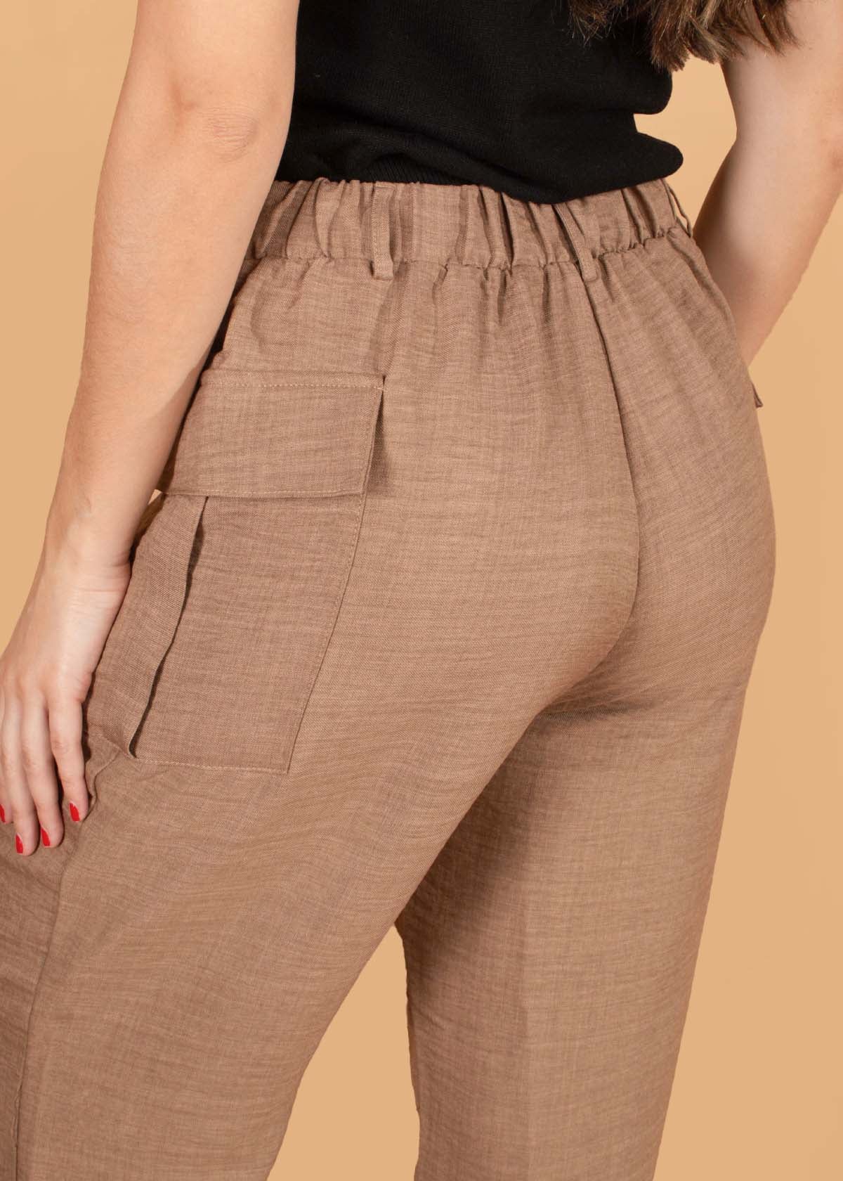 Pantalón tipo cargo color café con resorte en cintura 104724