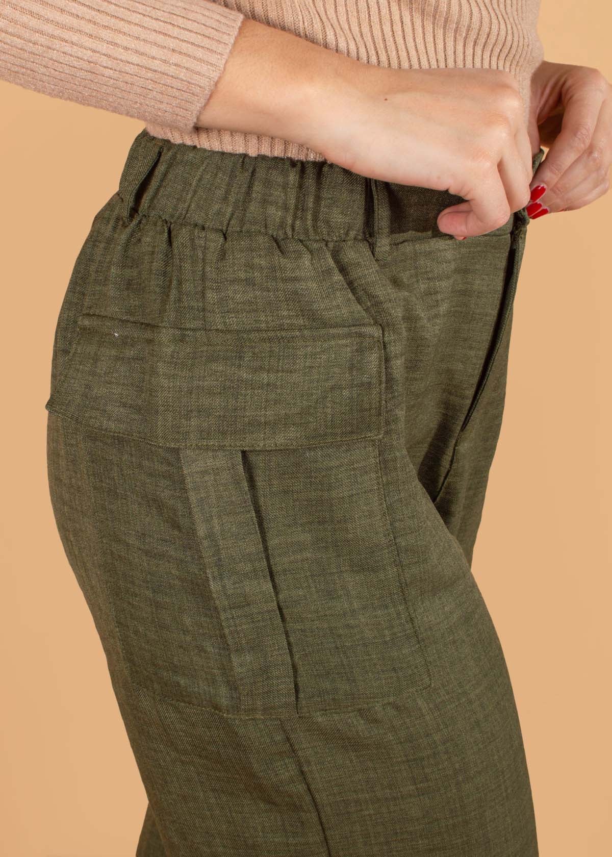 Pantalón tipo cargo color verde con resorte en cintura 104724