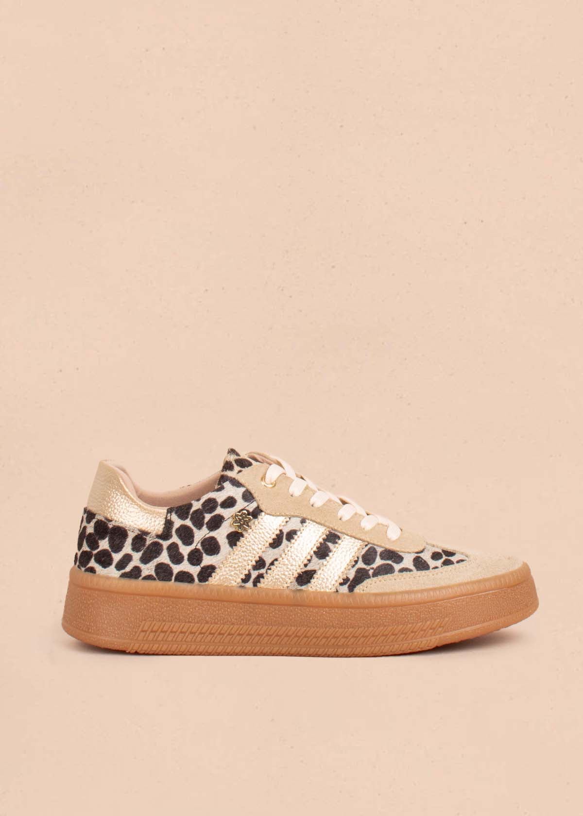 Tenis casuales en cuero con pelo color animal print 104740