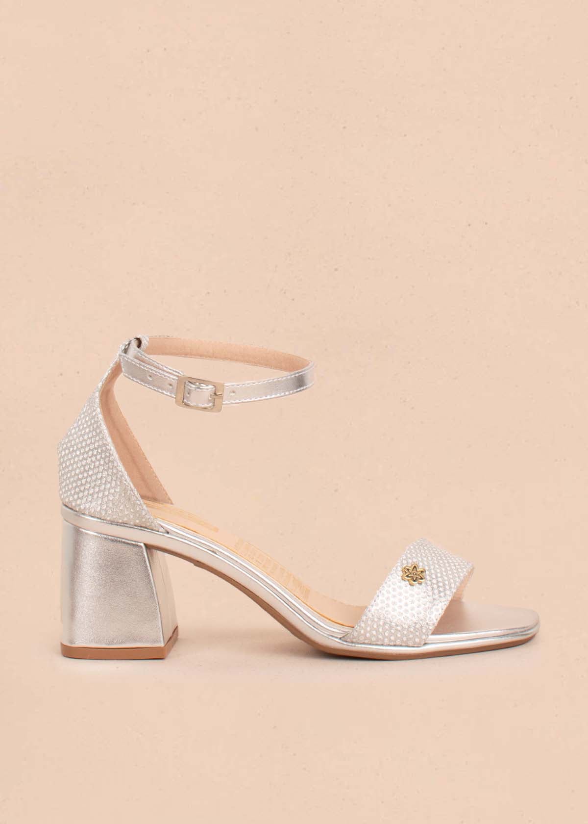 Sandalias altas color plata 104749