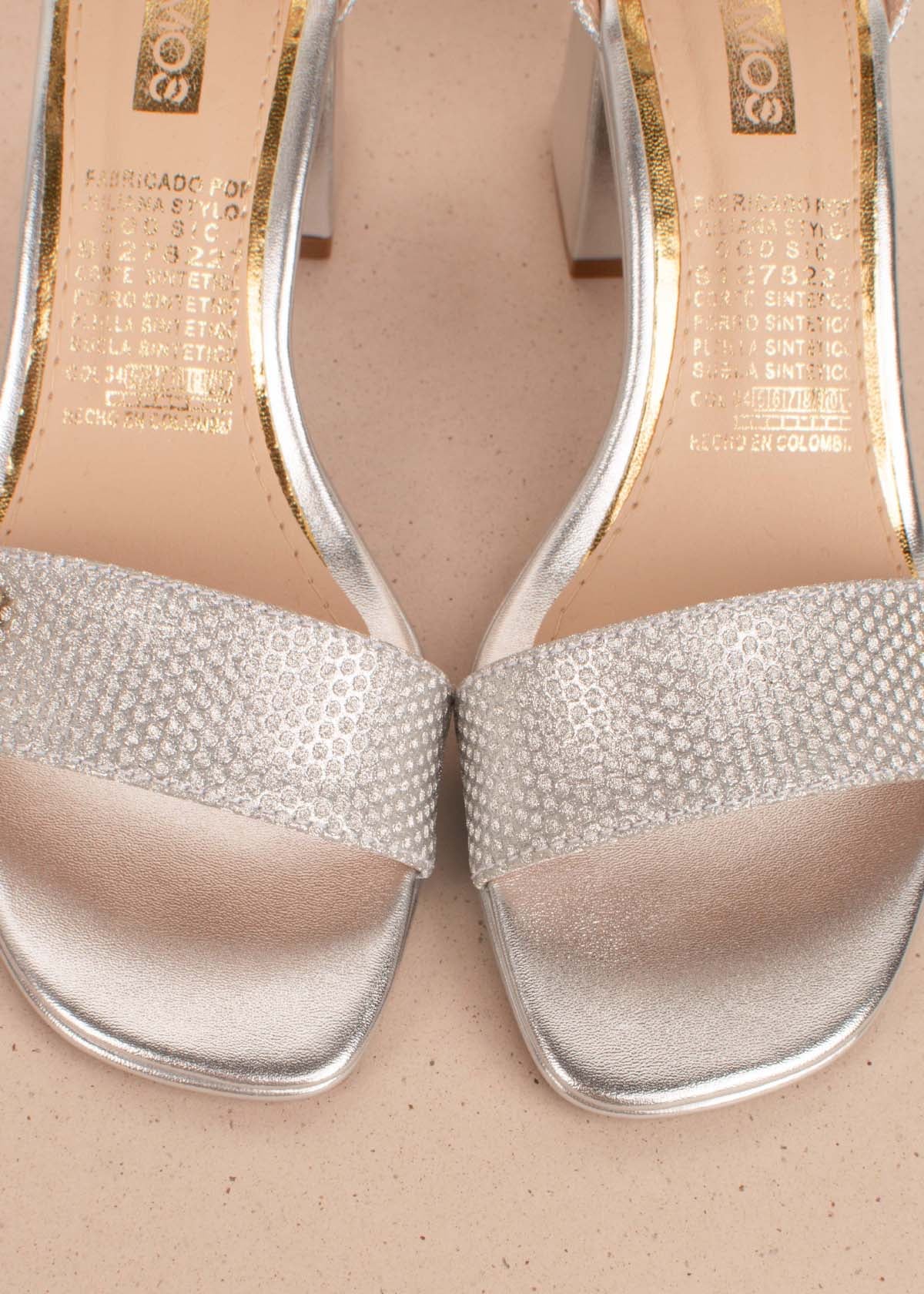 Sandalias altas color plata 104749