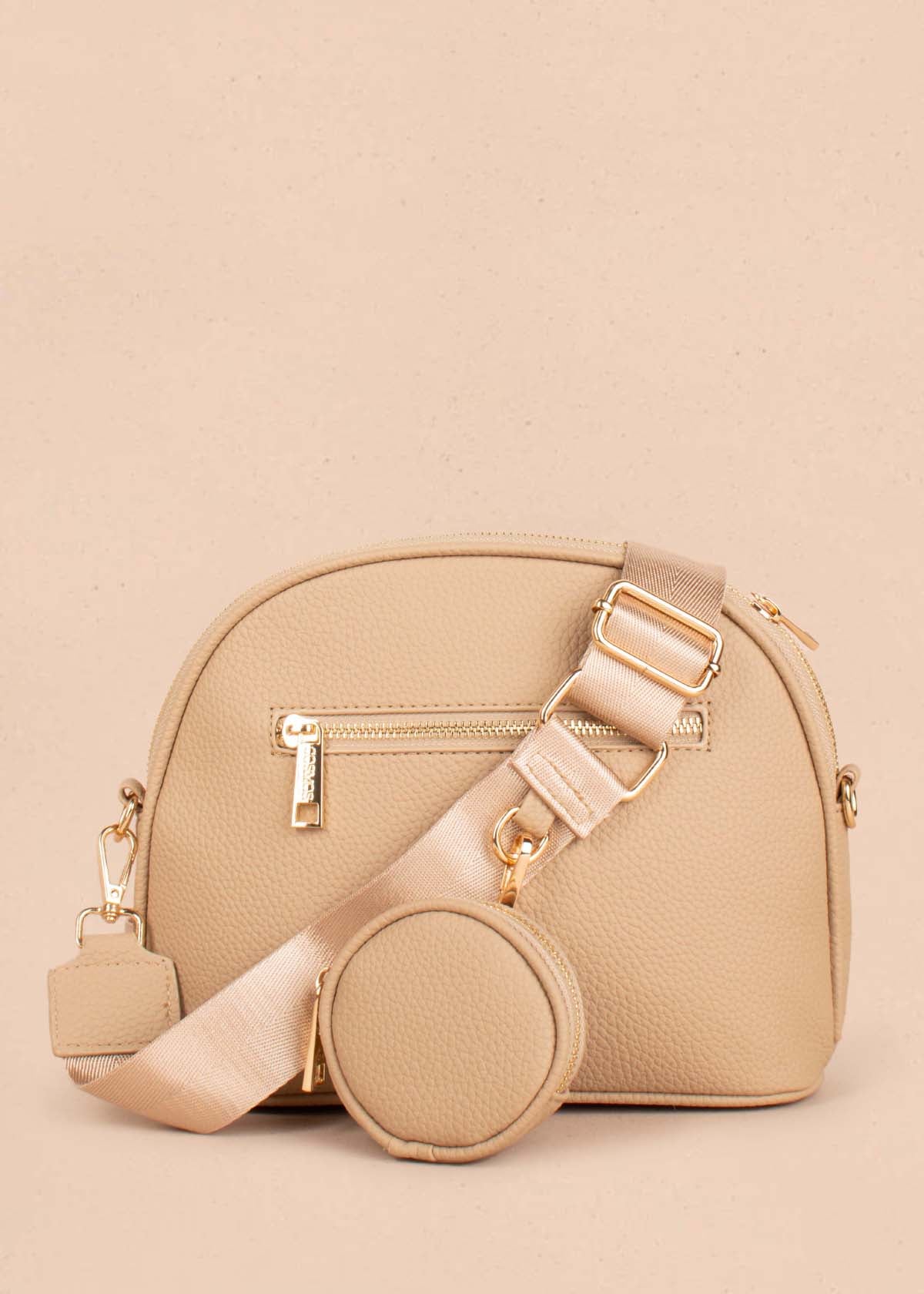 Bolso tipo bandolera color beige con monedero 104758