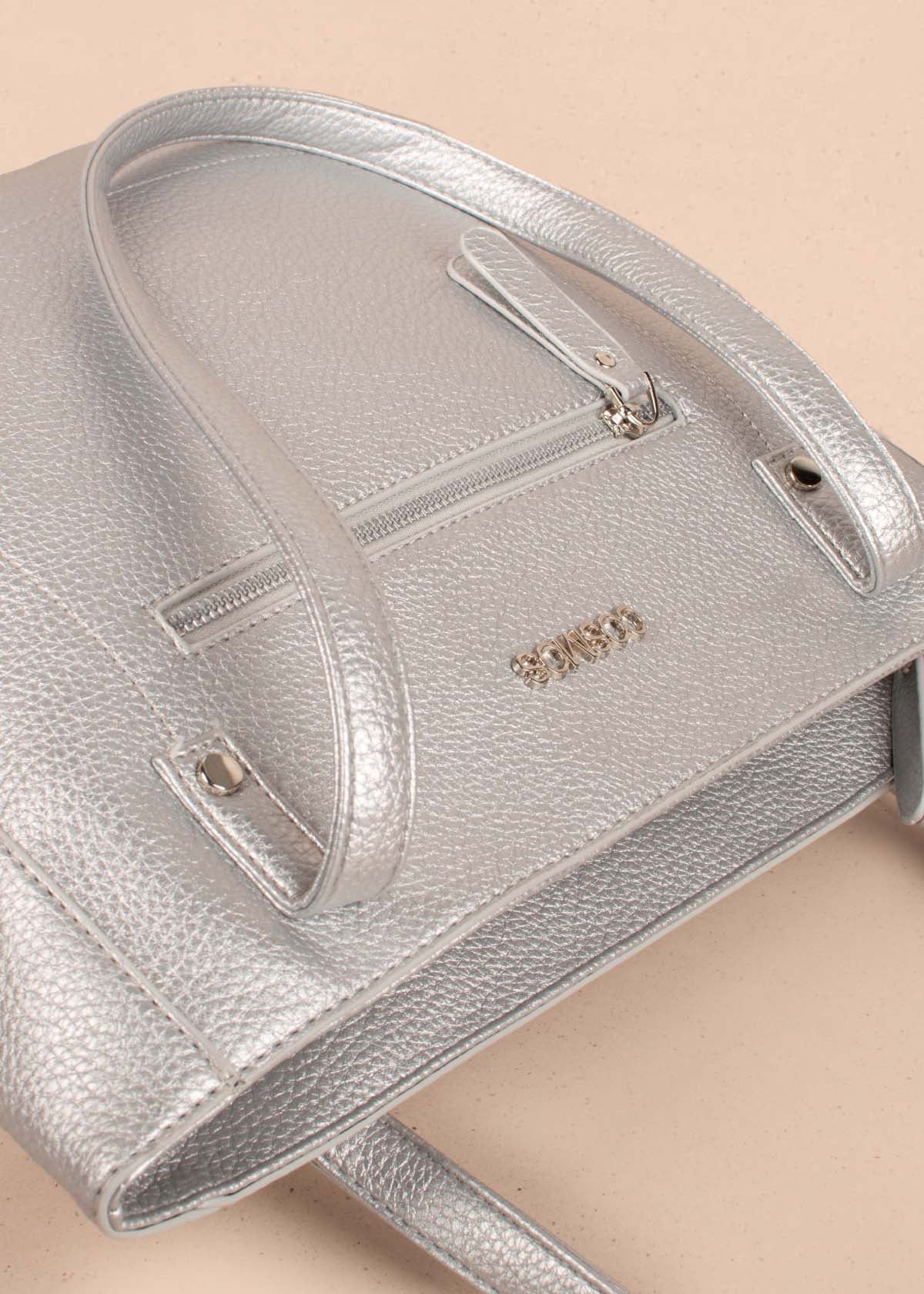 Bolso tipo shopping color plata con cierre frontal 104759