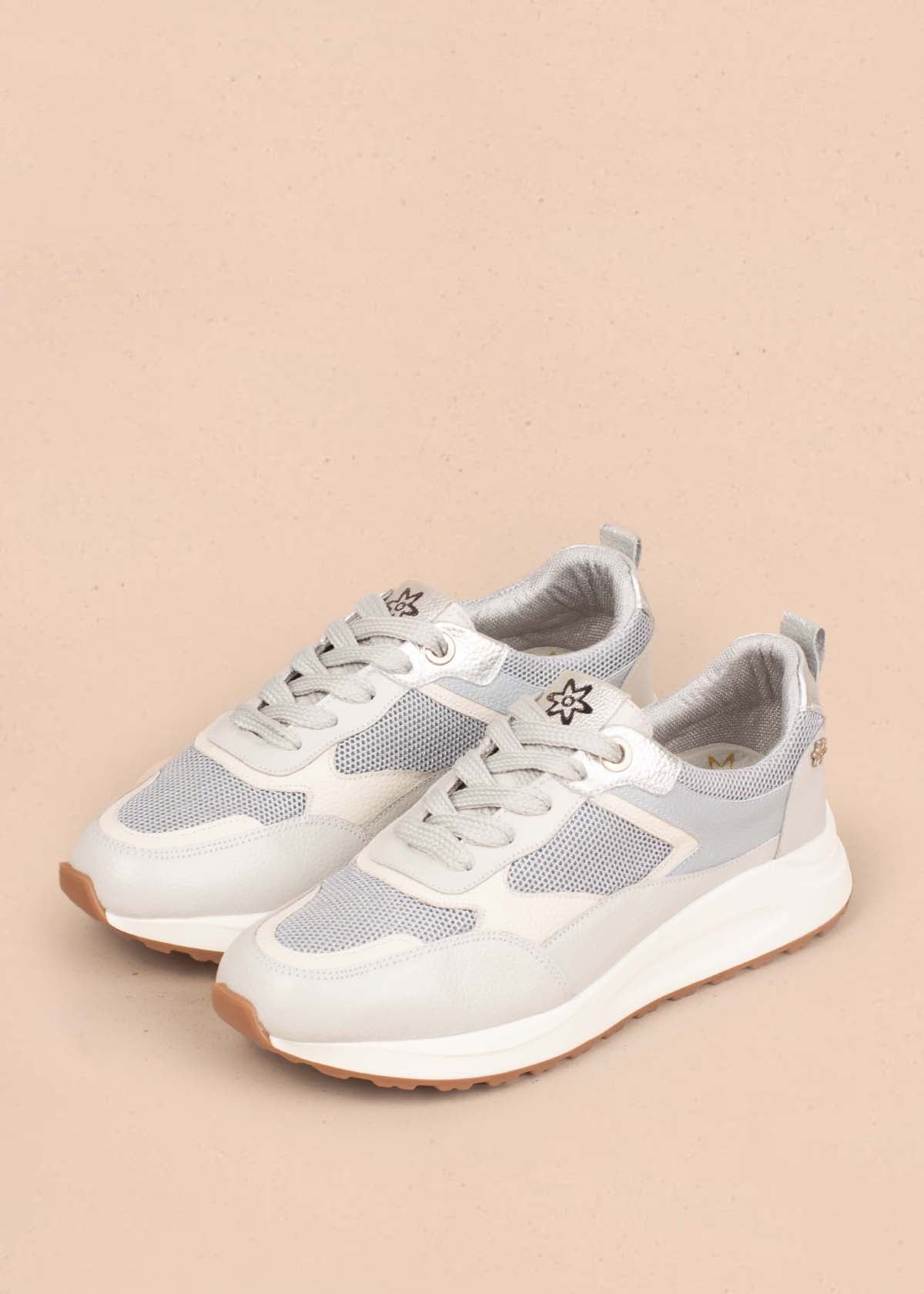 Tenis casuales en cuero color gris 104773