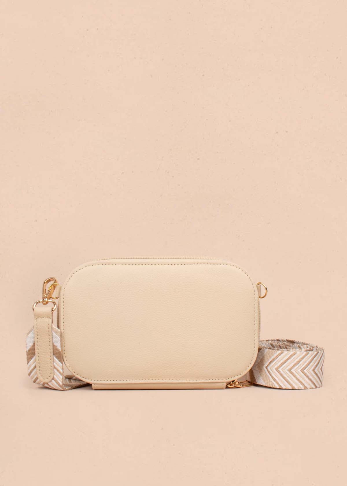 Bolso tipo bandolera en cuero color beige 104804