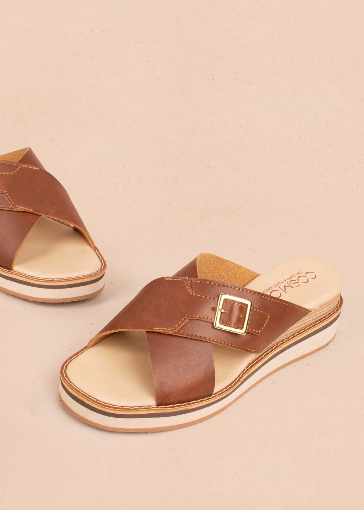 Sandalias color miel con hebilla 104839