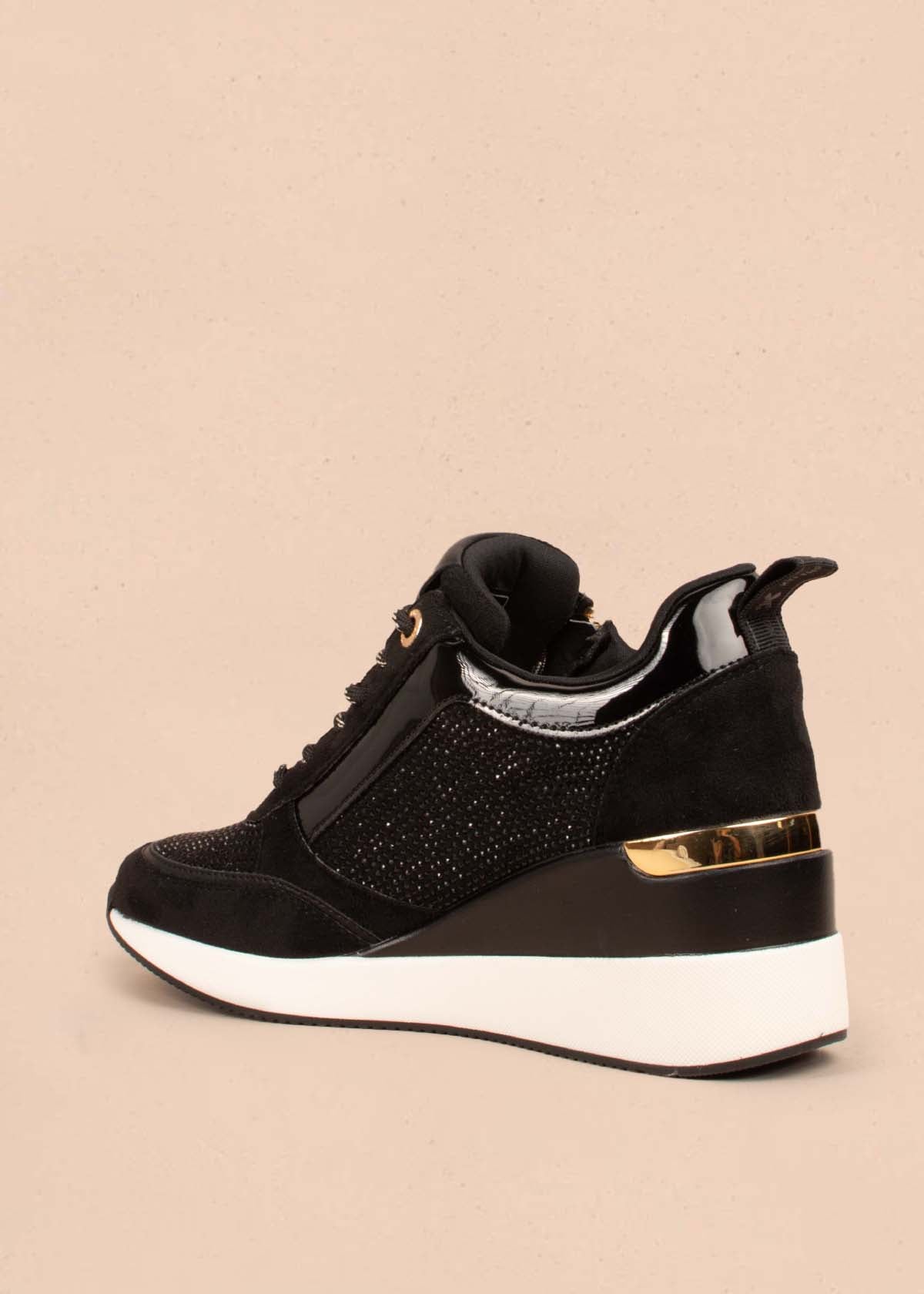 Tenis casuales color negro con piedras decorativas 104845