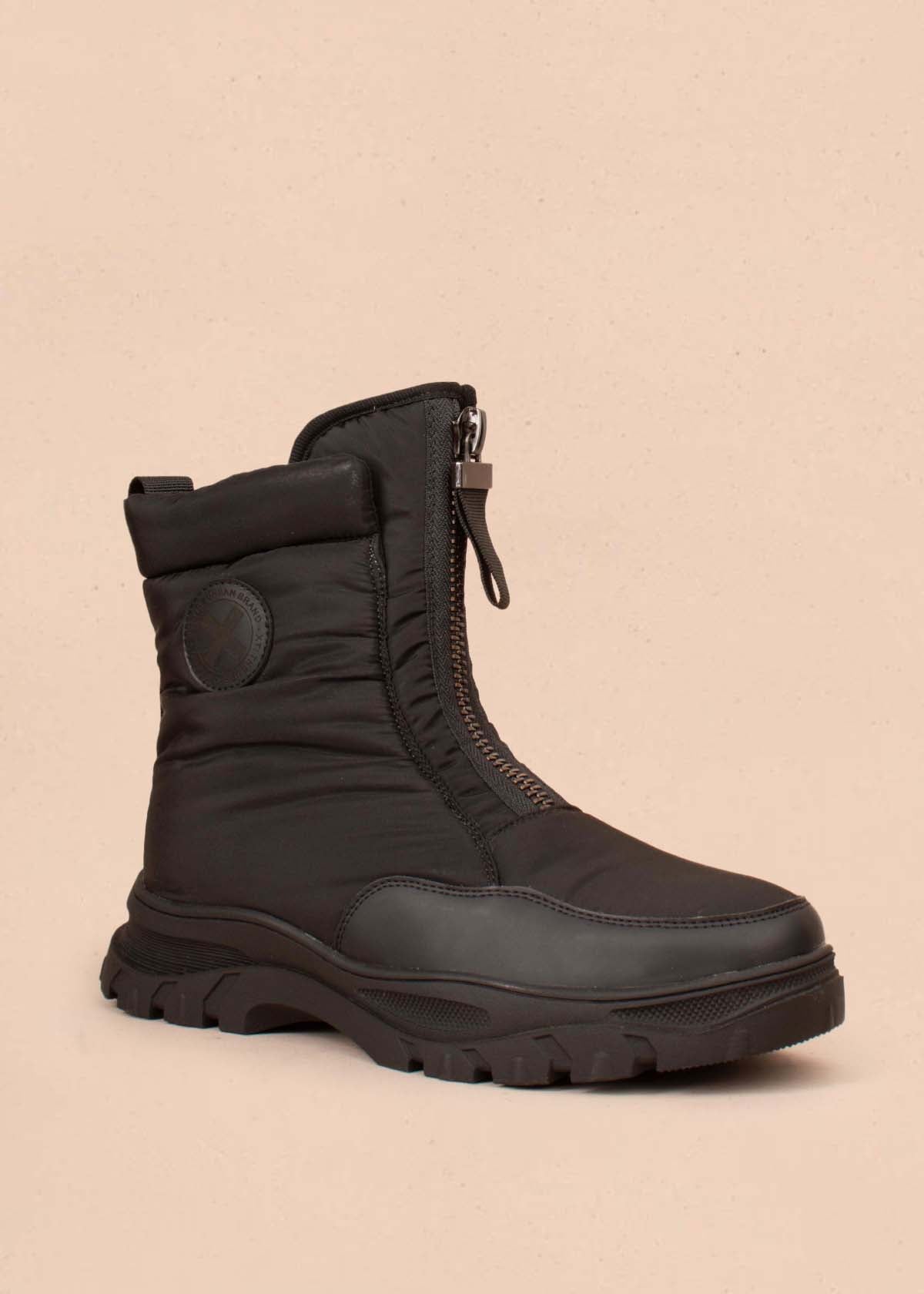 Botas color negro con abollonado en textil y cierre frontal 104847