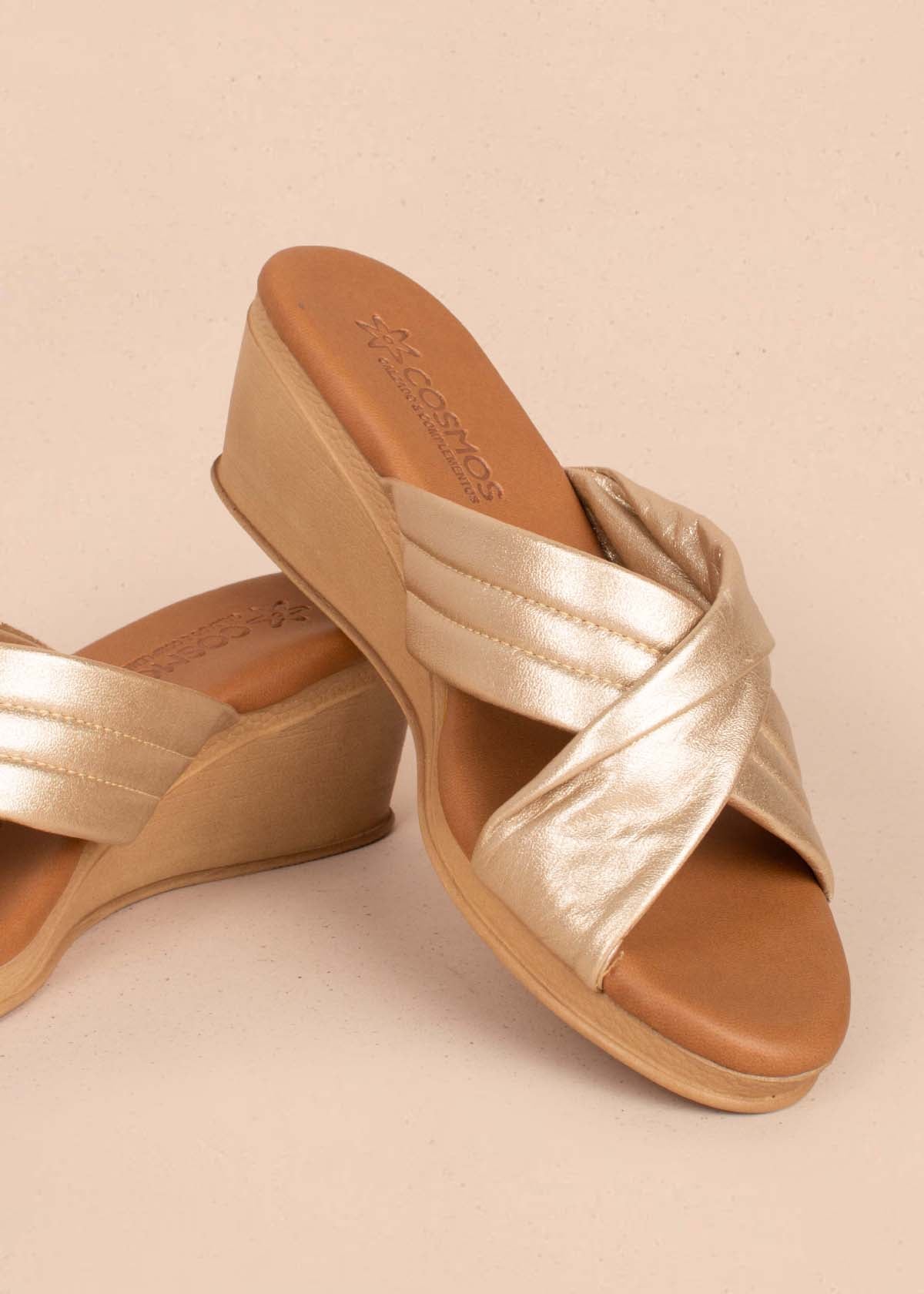 Sandalias altas color dorado con correas cruzadas 104858