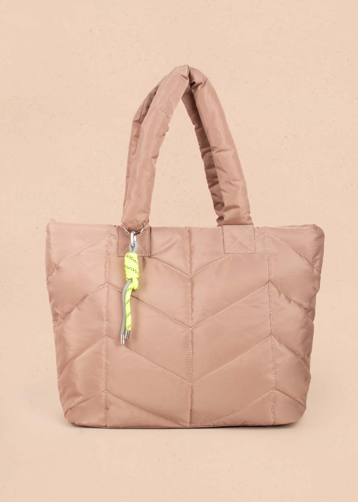 Bolso tipo shopping color taupe con efecto acolchado 104937