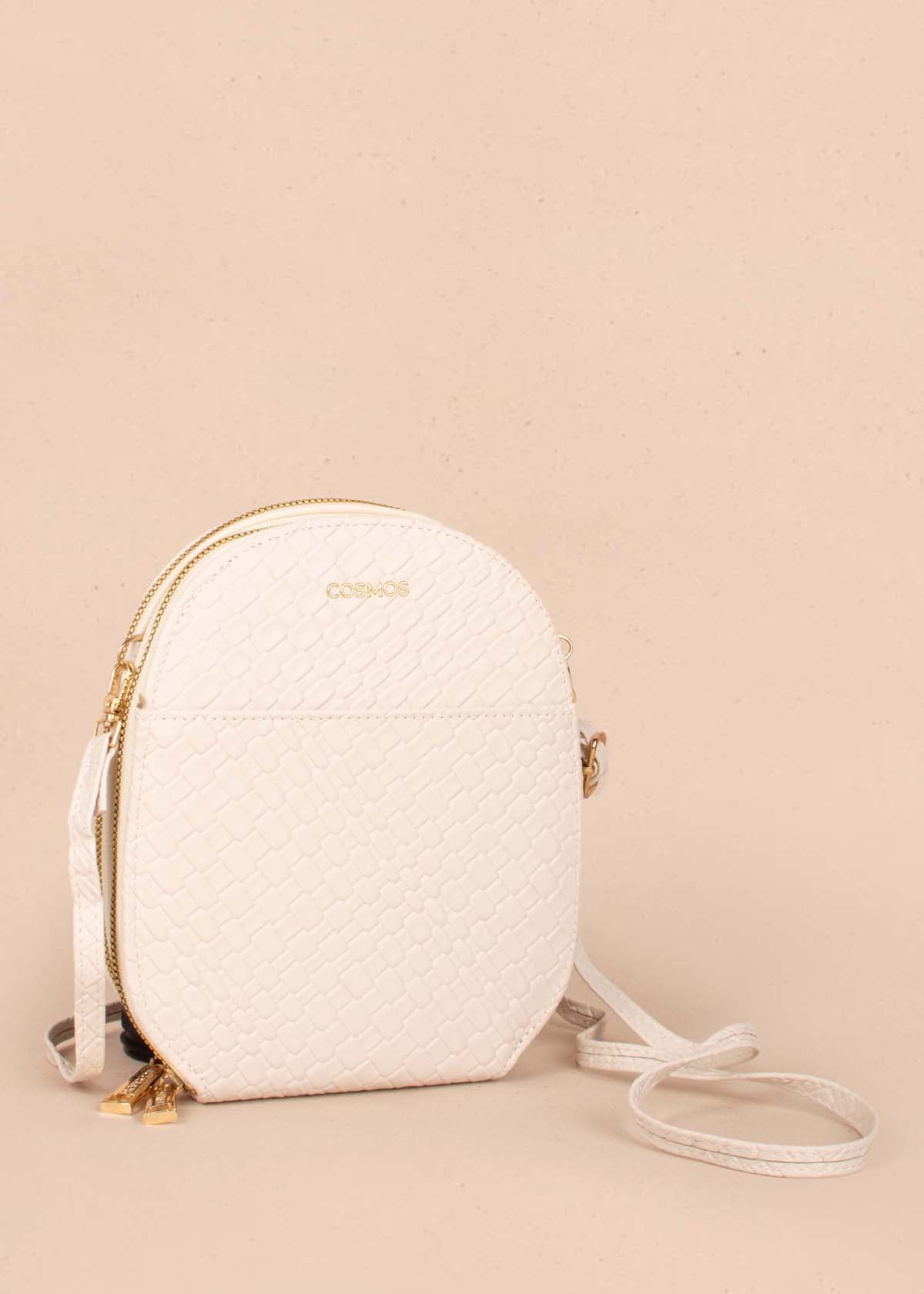 Bolso tipo bandolera color beige con textura 104938