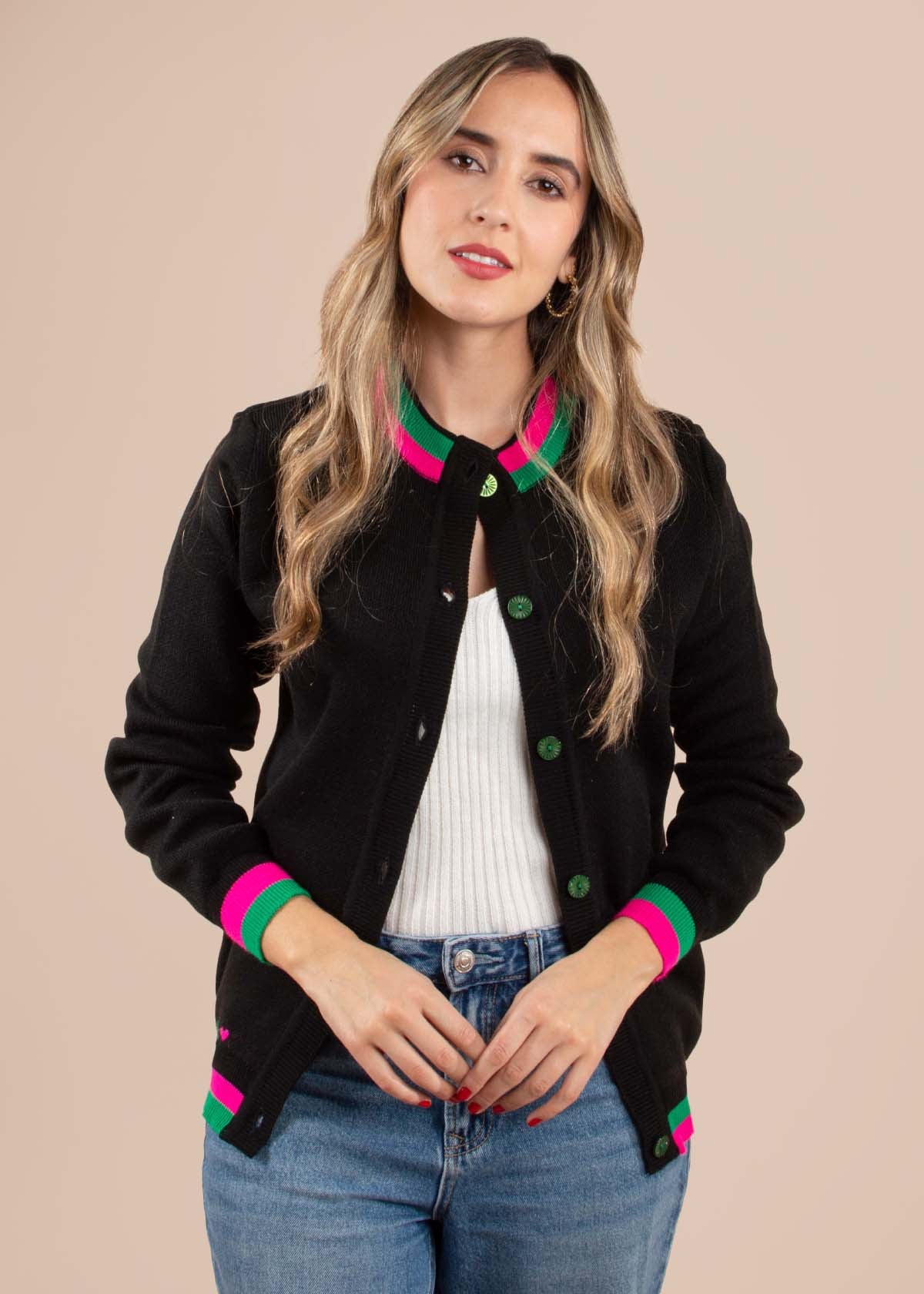 Chaqueta tejida color negro con botones 104946