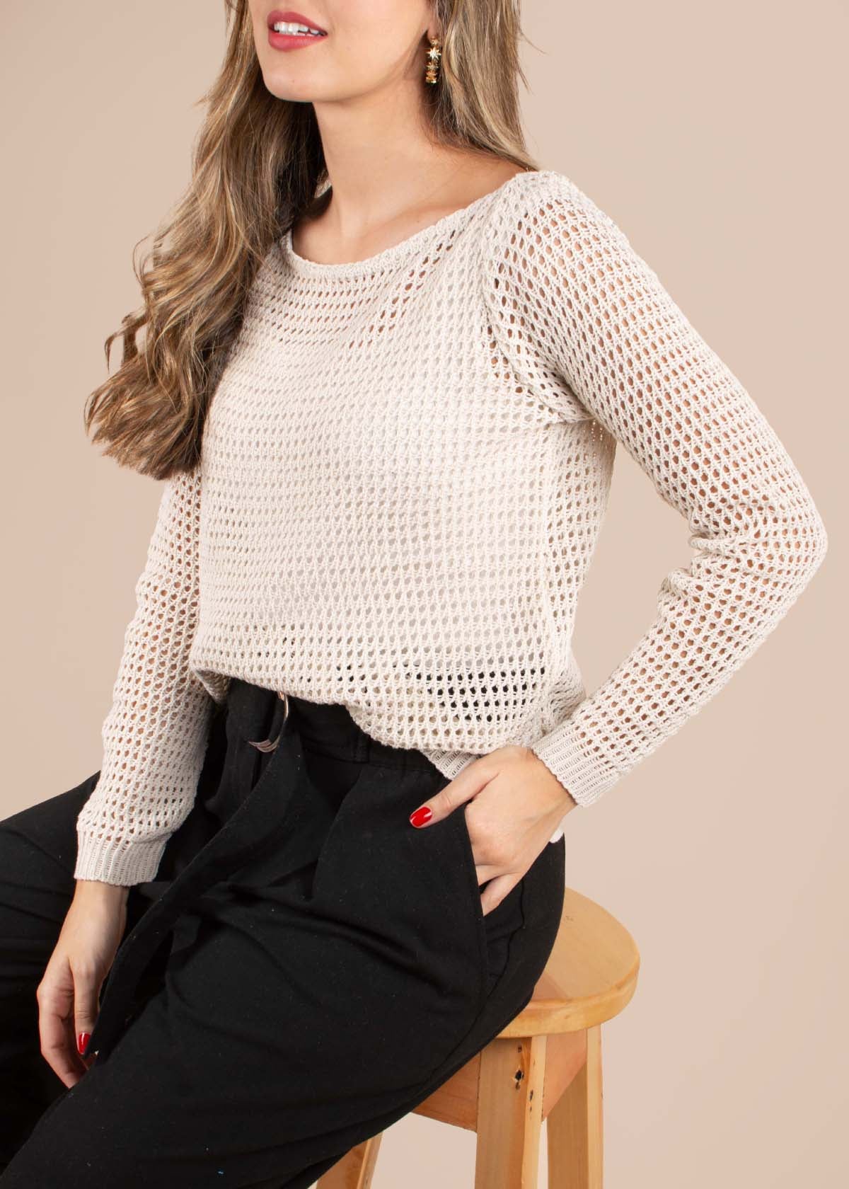 Blusa color crema con tejido en malla 104980