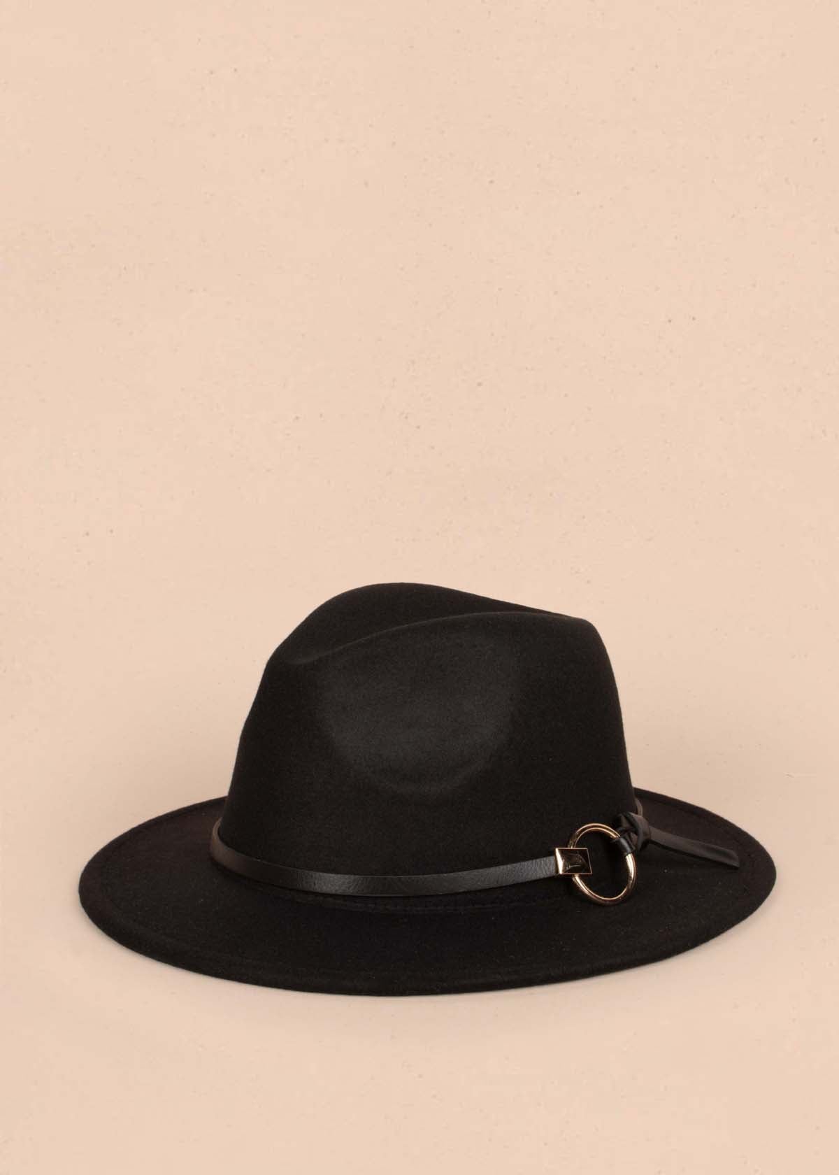 Sombrero color negro con aplique circular 105155