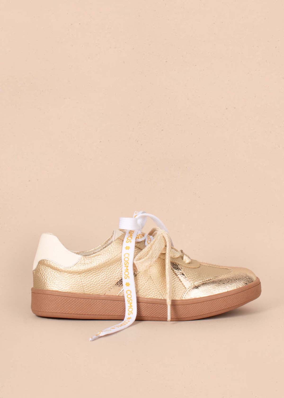 Tenis casuales en cuero dorado con folia 105163