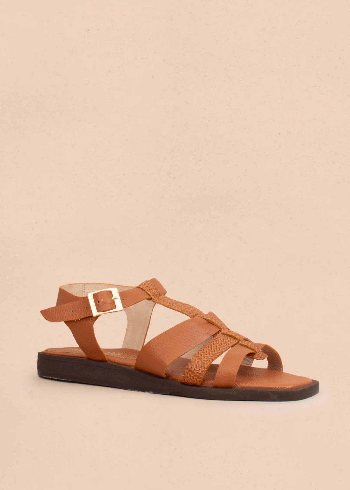 Sandalias planas cuero color miel con textura croco 105180