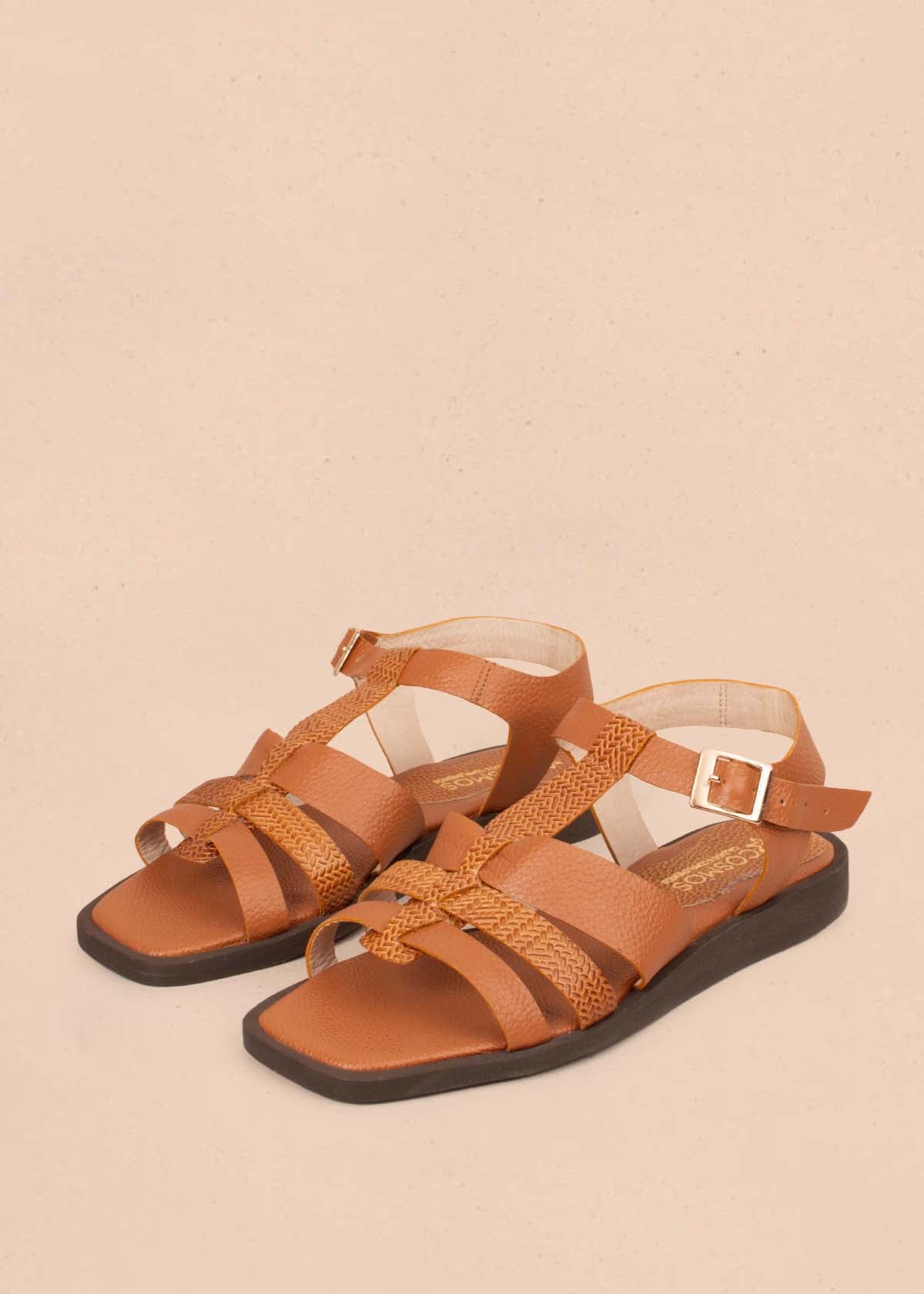 Sandalias planas cuero color miel con textura croco 105180