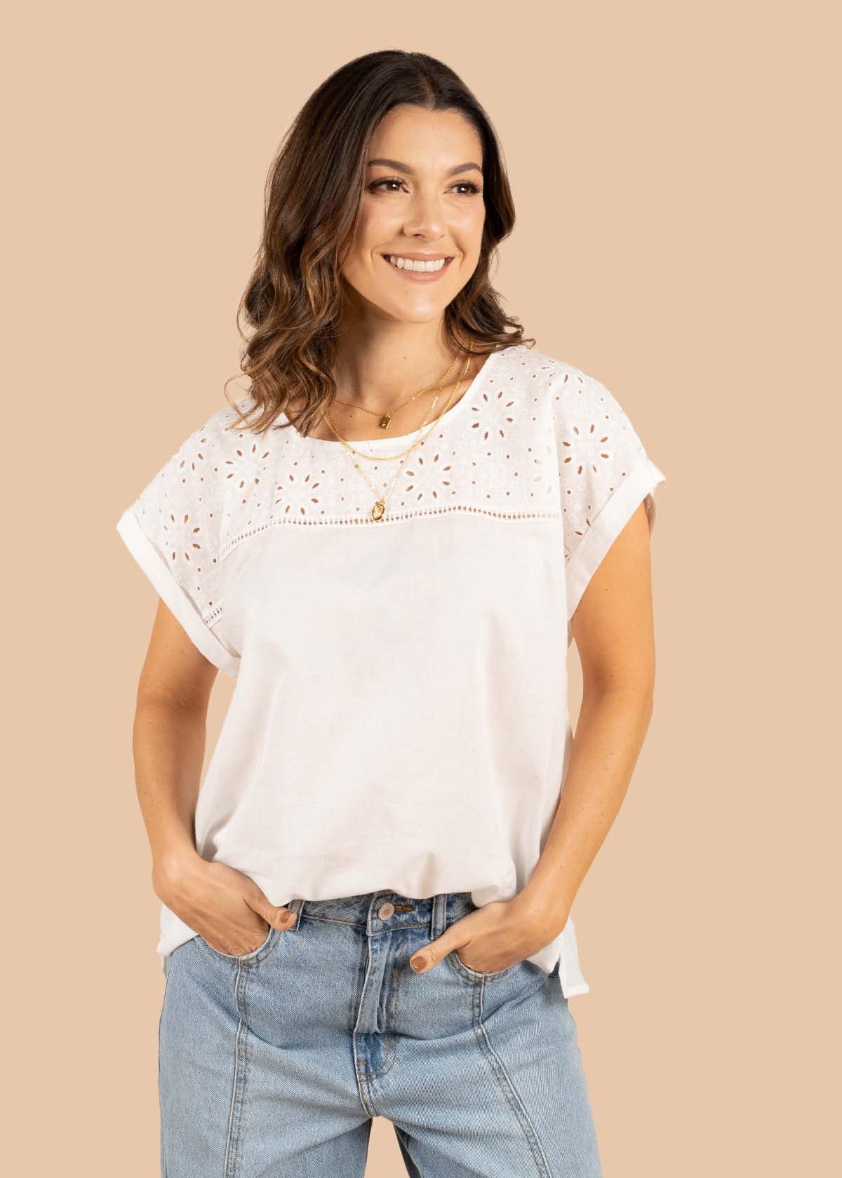 Blusa color marfil con ojalillo 105202