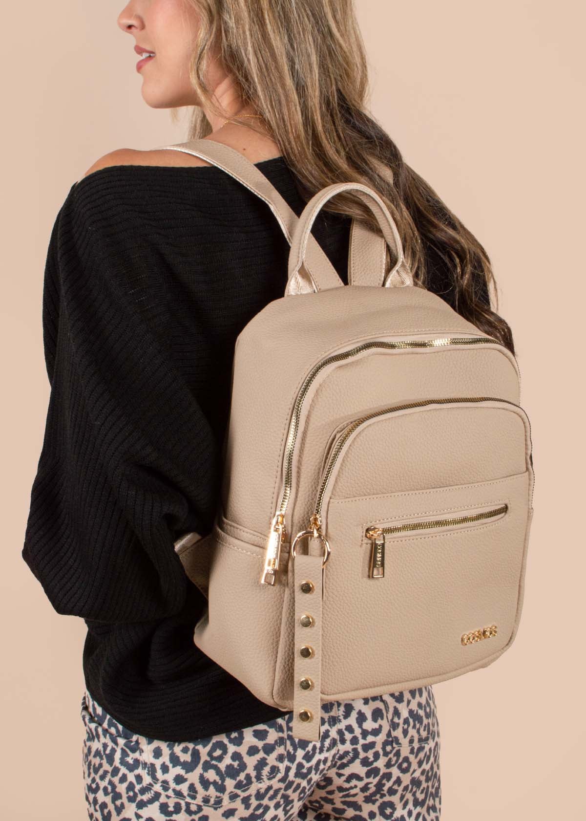 Morral color beige con cierre frontal 105259