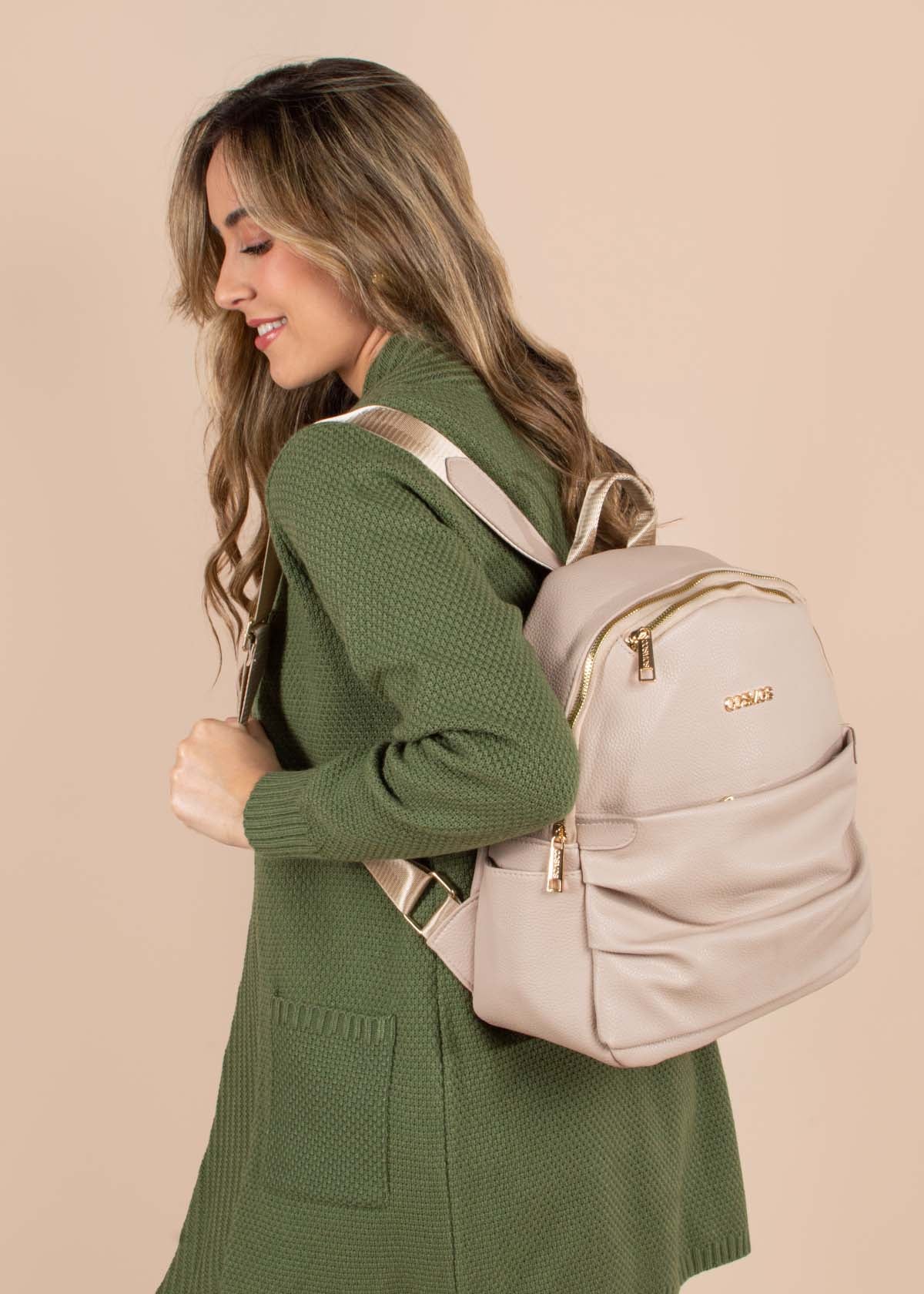 Morral color beige con cierre frontal 105262