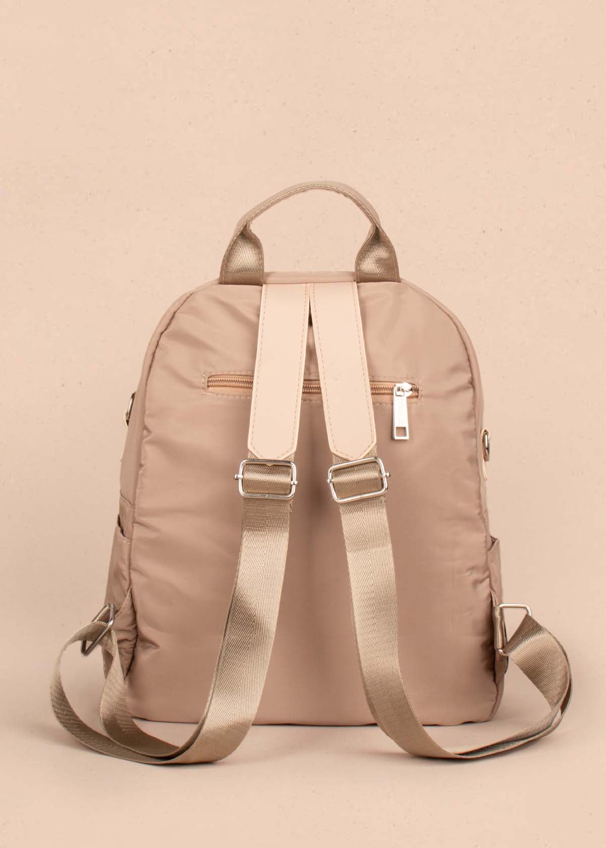 Morral color beige con bolsillo frontal 105263