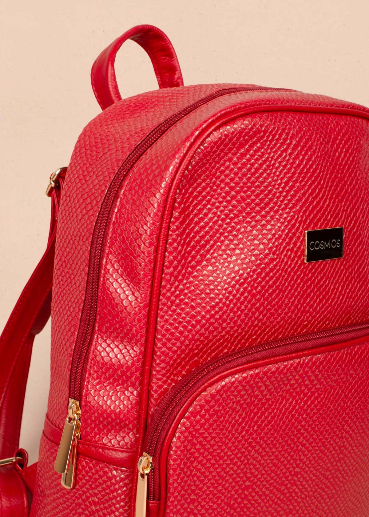 Morral en cuero color rojo con bolsillo frontal 105306