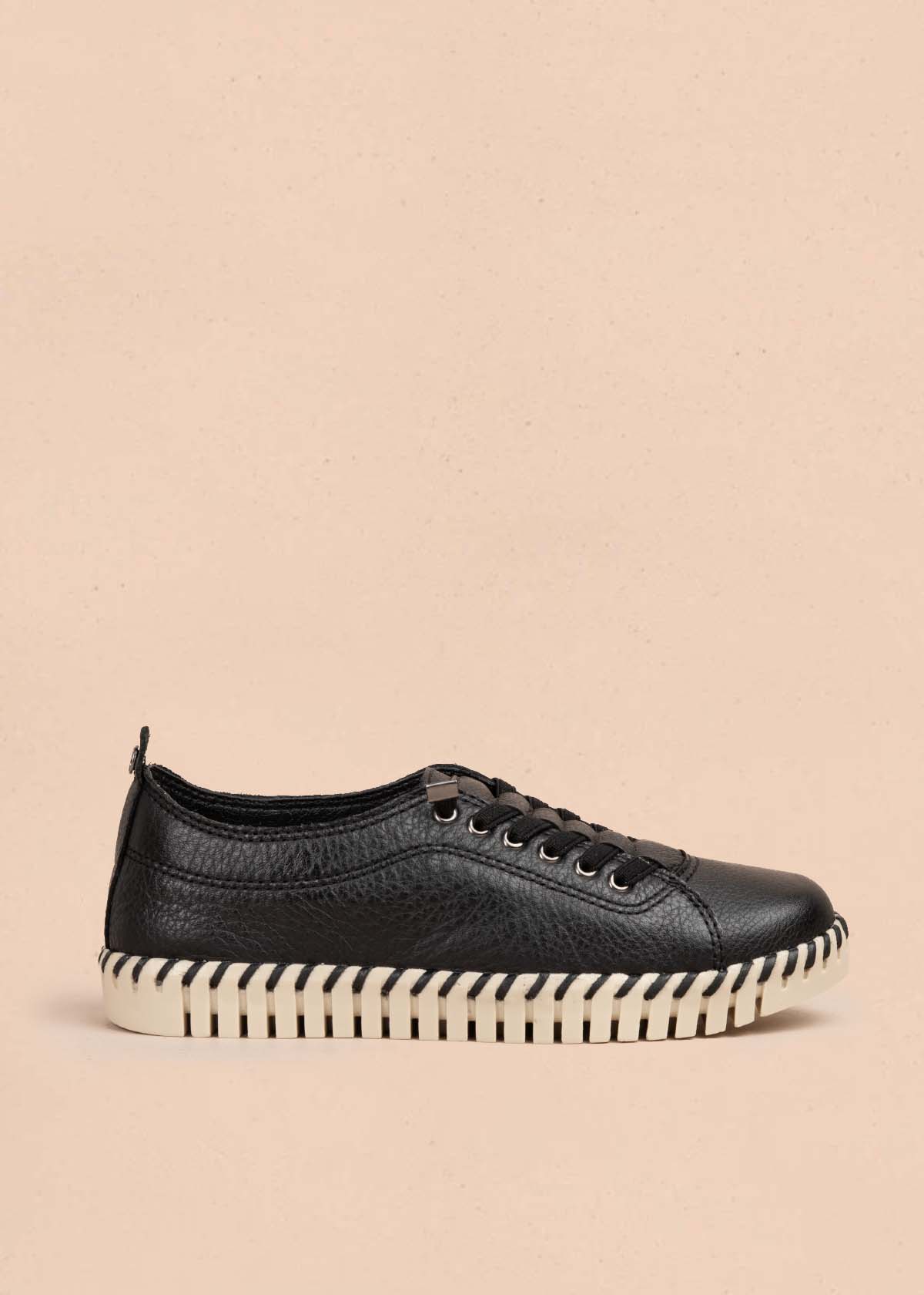 Tenis casuales en cuero color negro 105334