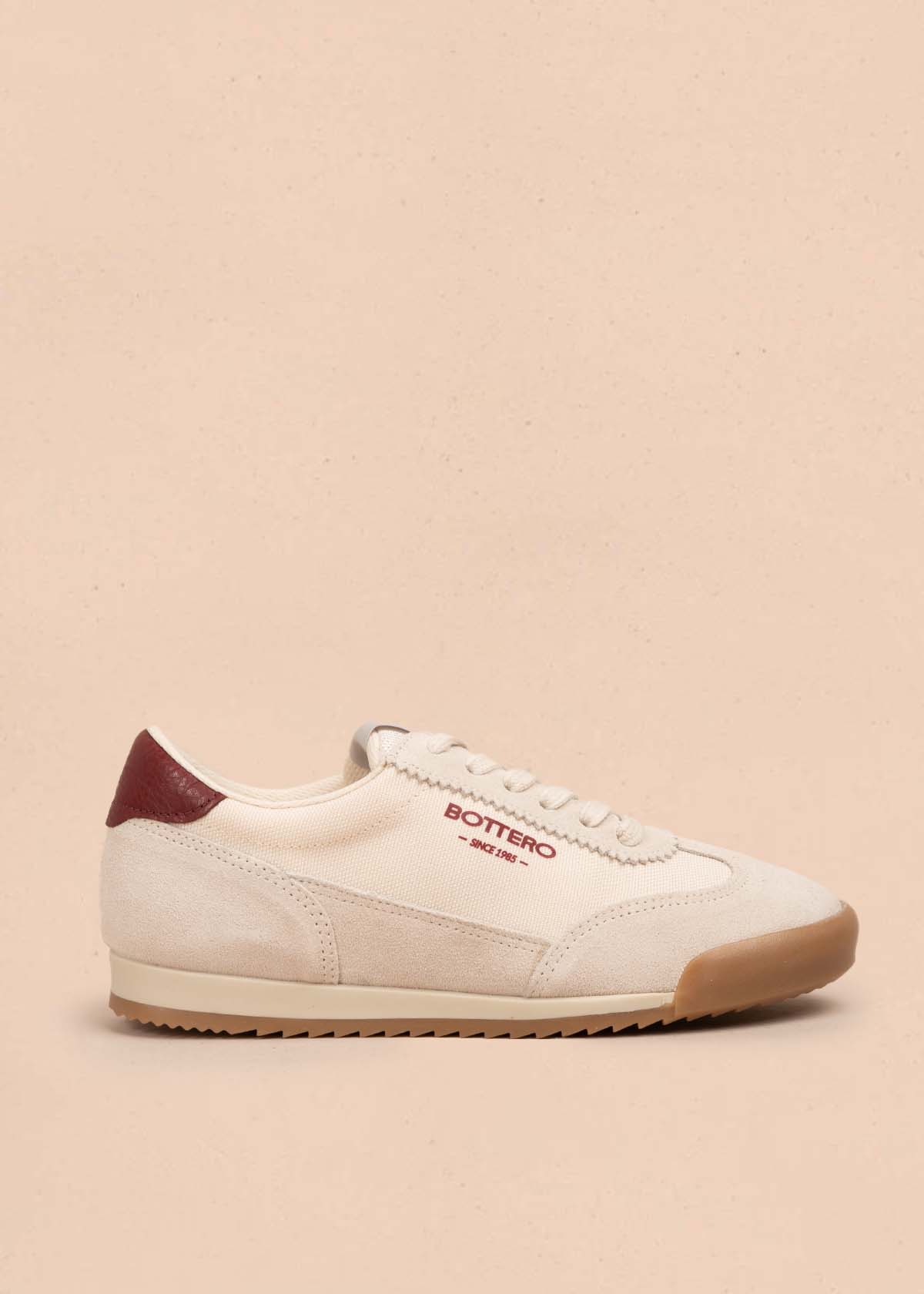 Tenis casuales en cuero color beige 105337