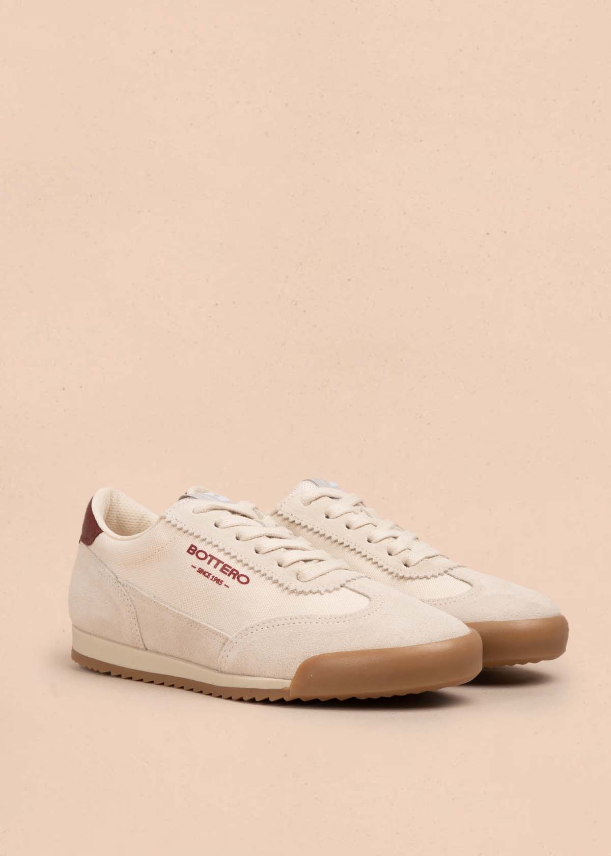 Tenis casuales en cuero color beige 105337