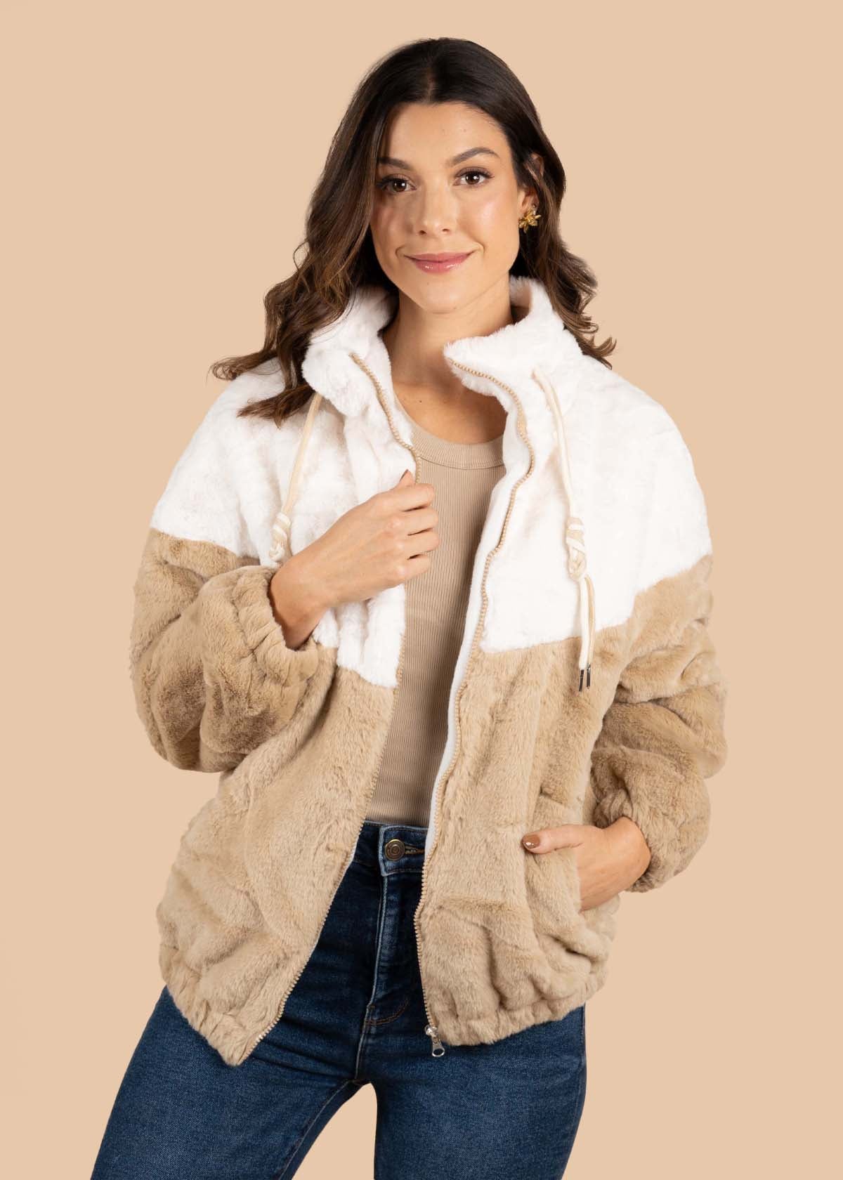 Chaqueta peluche color beige 105371