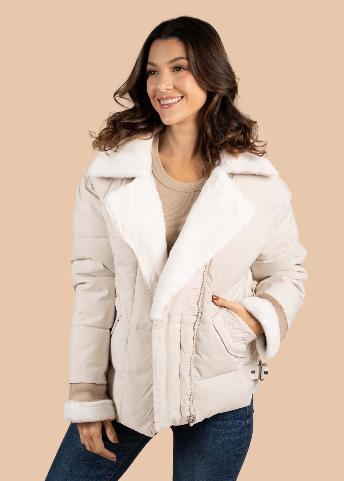 Chaqueta acolchada color beige 105373