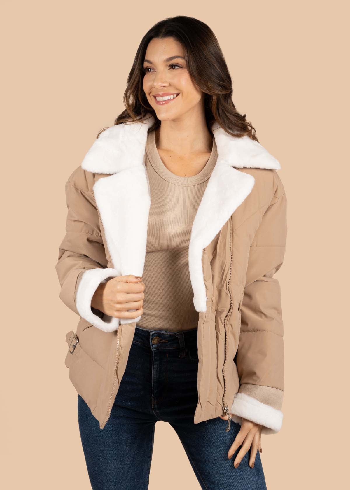 Chaqueta acolchada color camel 105373