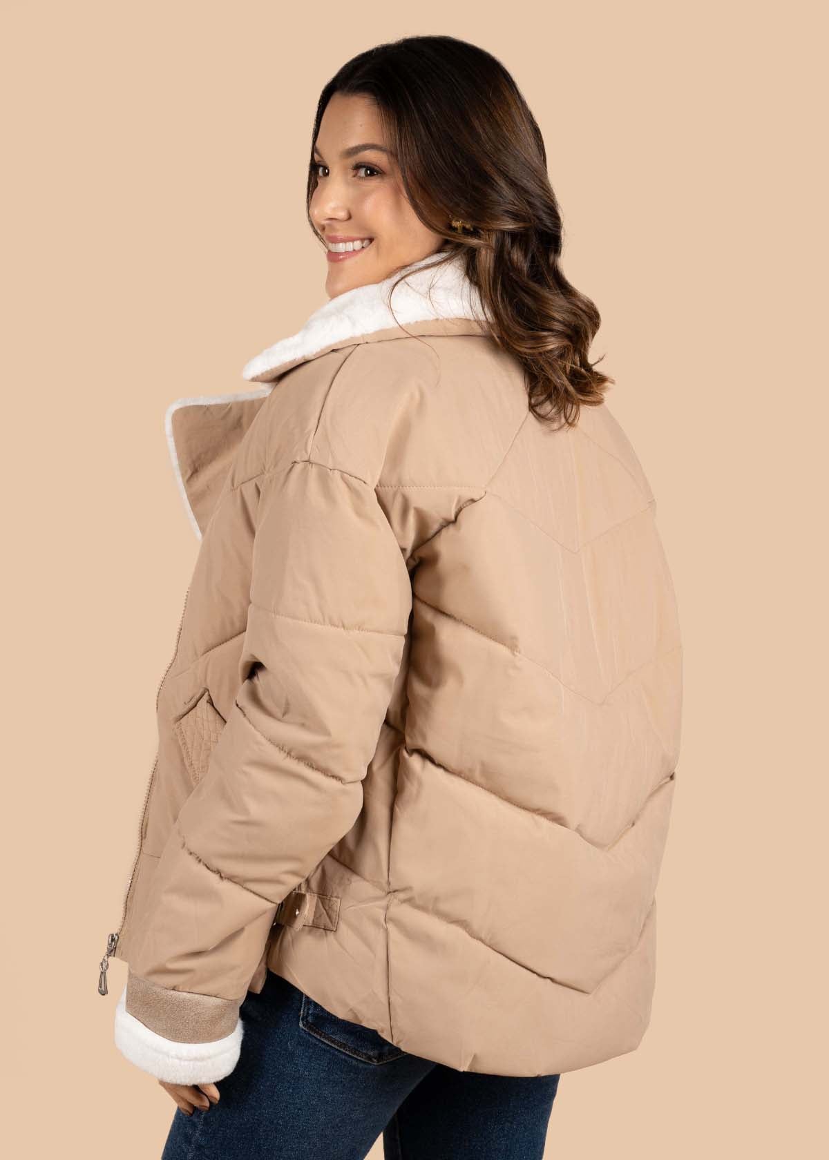 Chaqueta acolchada color camel 105373