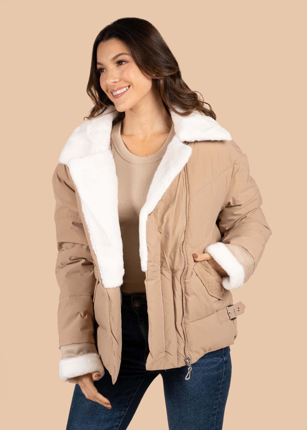 Chaqueta acolchada color camel 105373