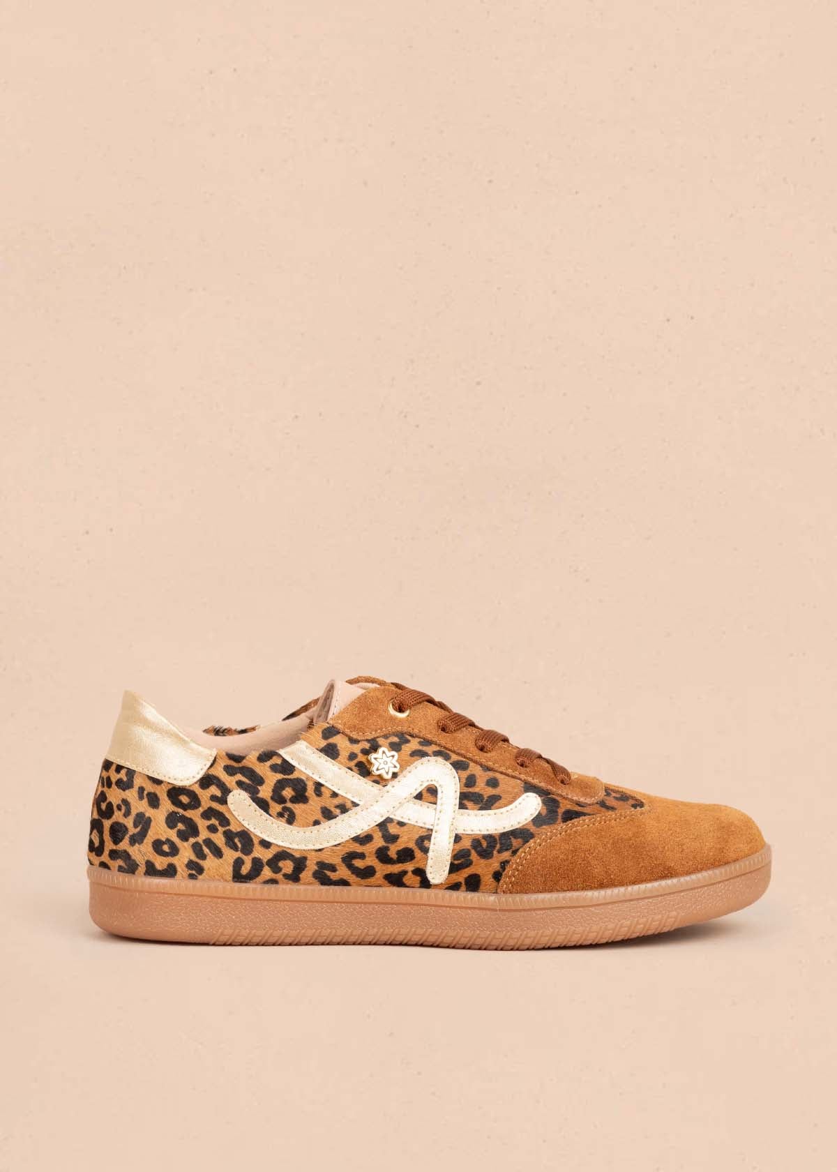 Tenis casuales en cuero color miel con cuero con pelo animal print 105379