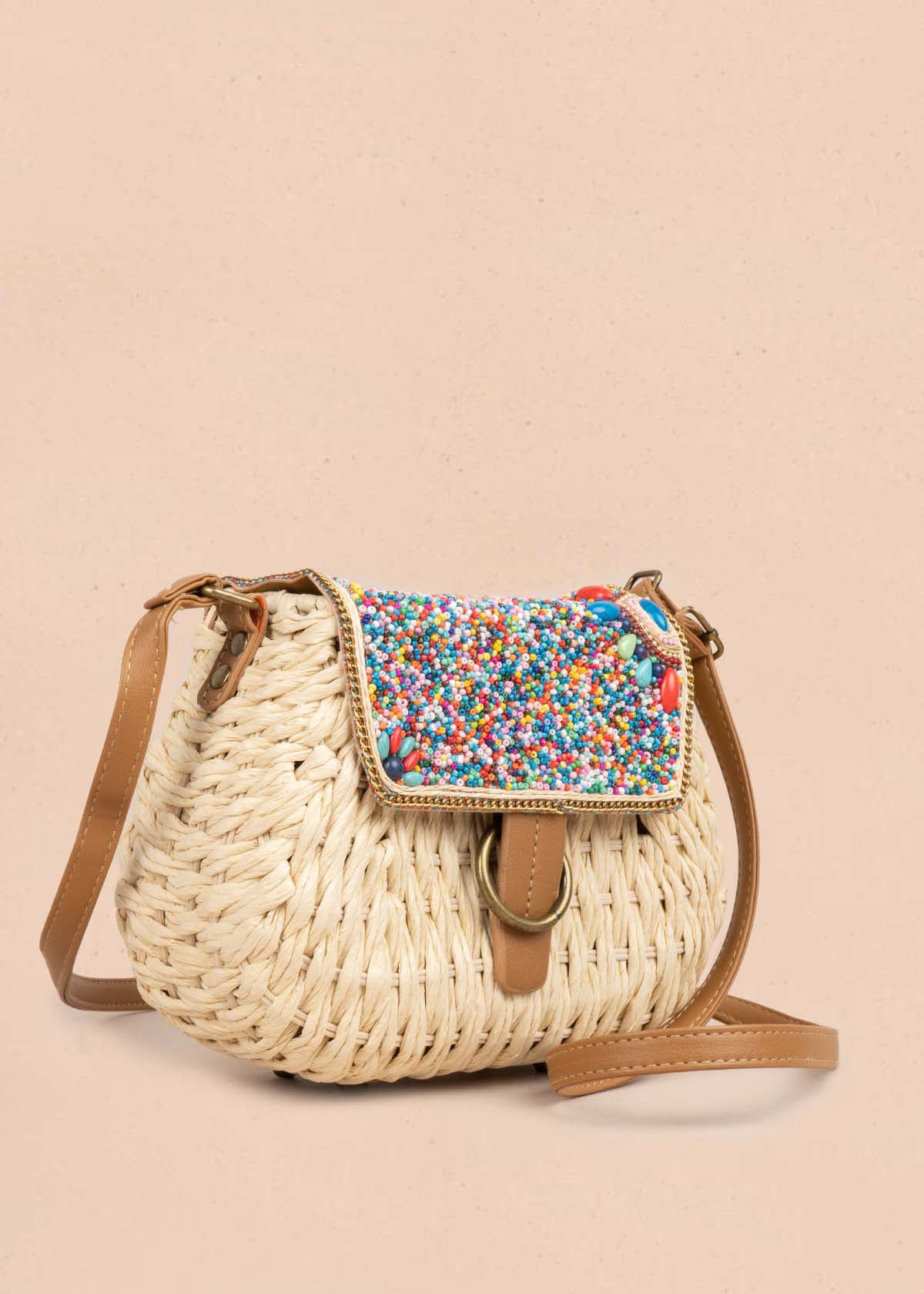 Bolso tipo canasto tejido color beige 105384