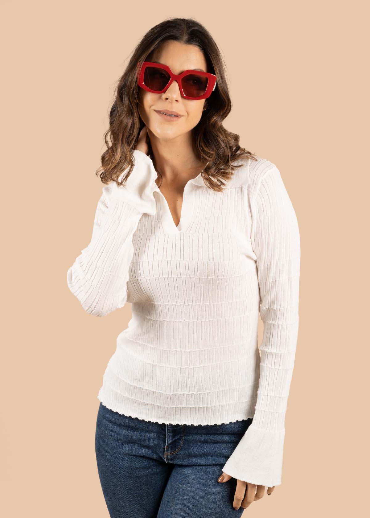 Blusa color crema con cuello tipo polo 105396